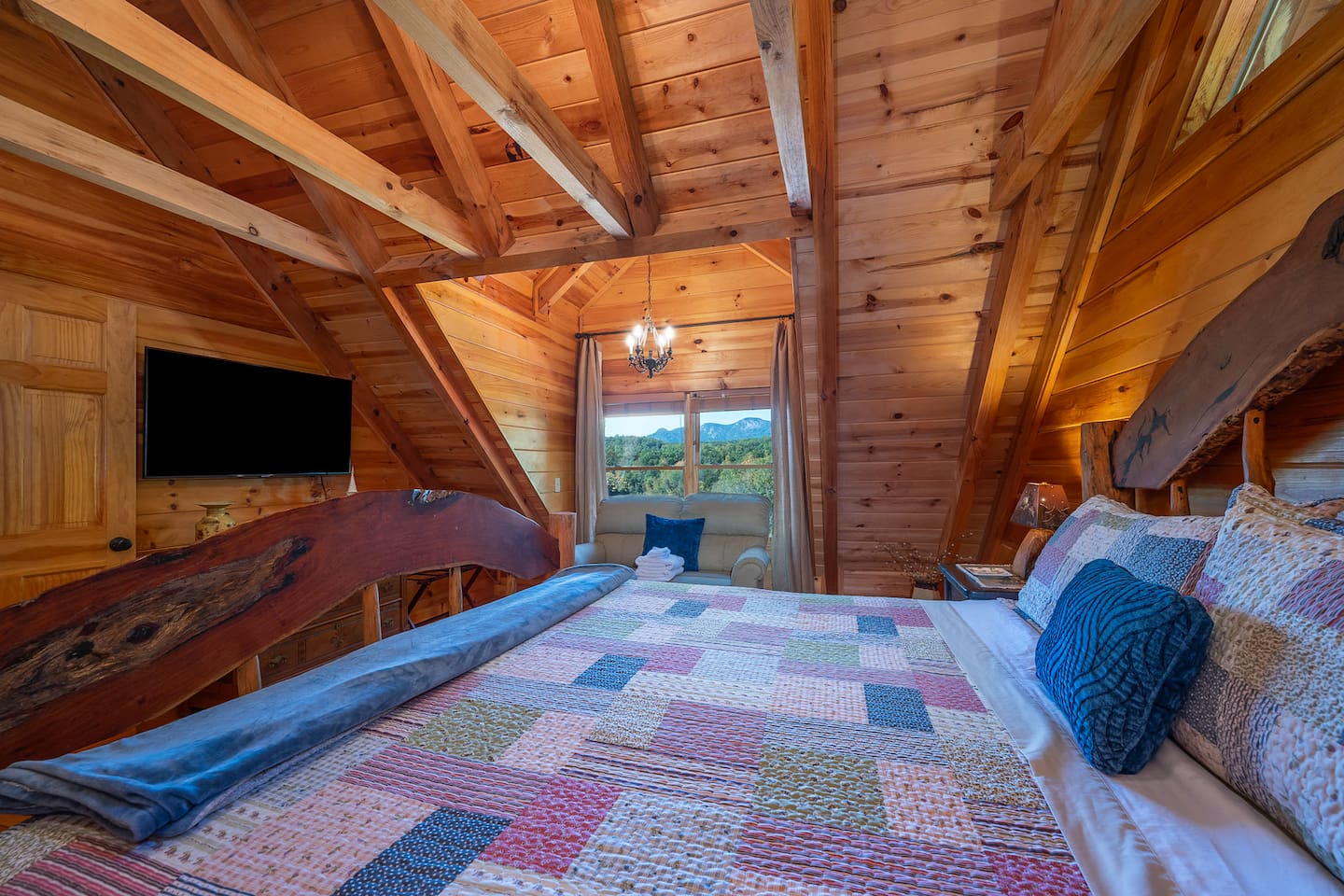 Upper bedroom with mountain view