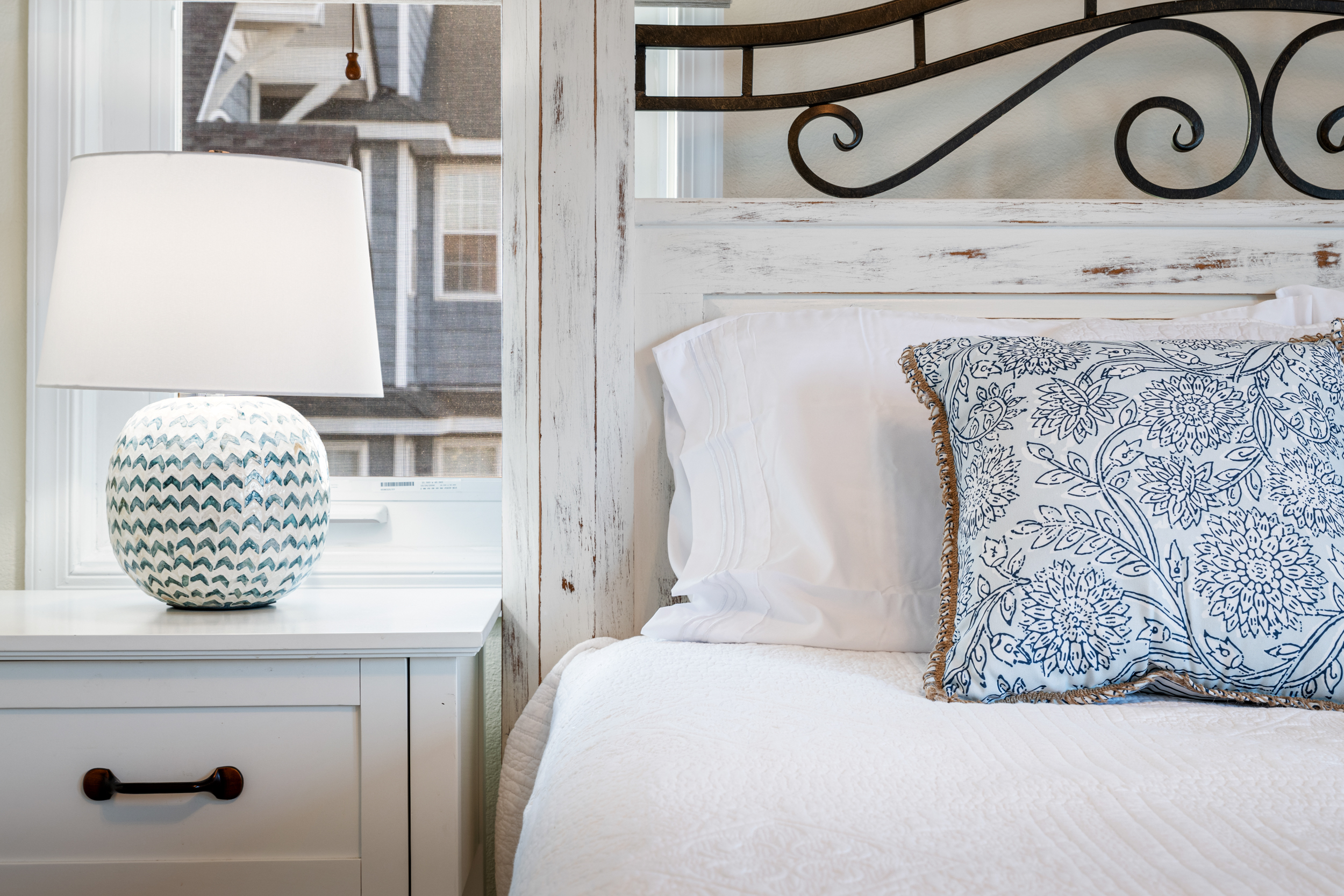 Ocean Mist Room - Queen Bed