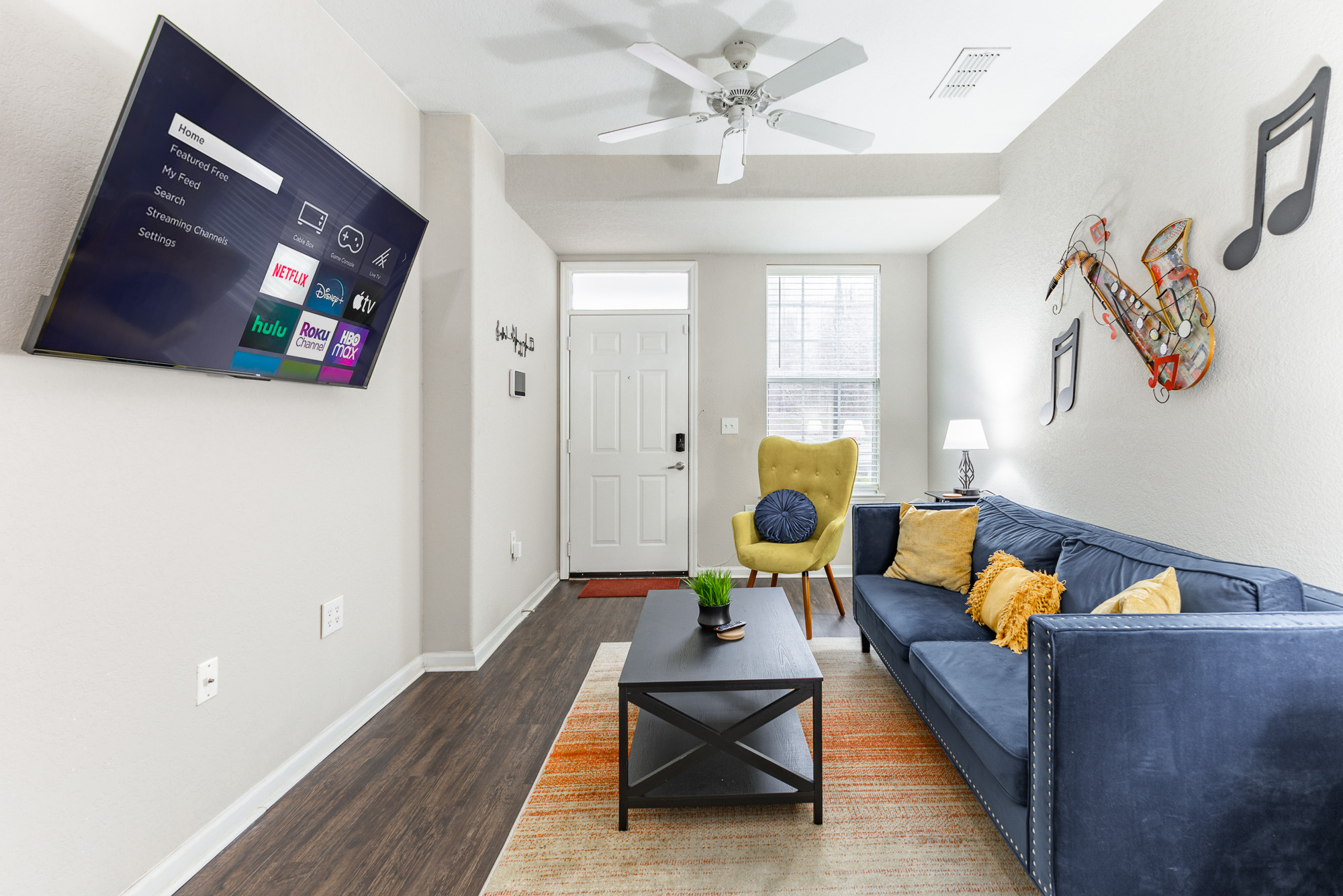 living room with 4k smart tv