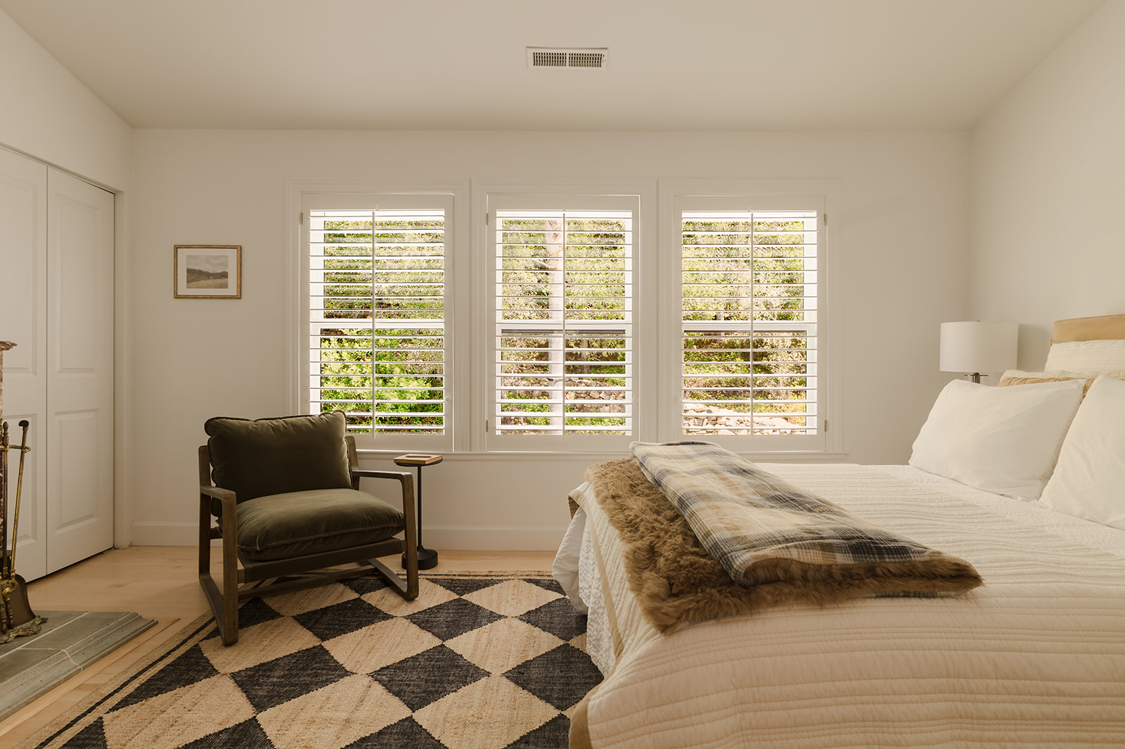 Groom's Room w/Queen Bed