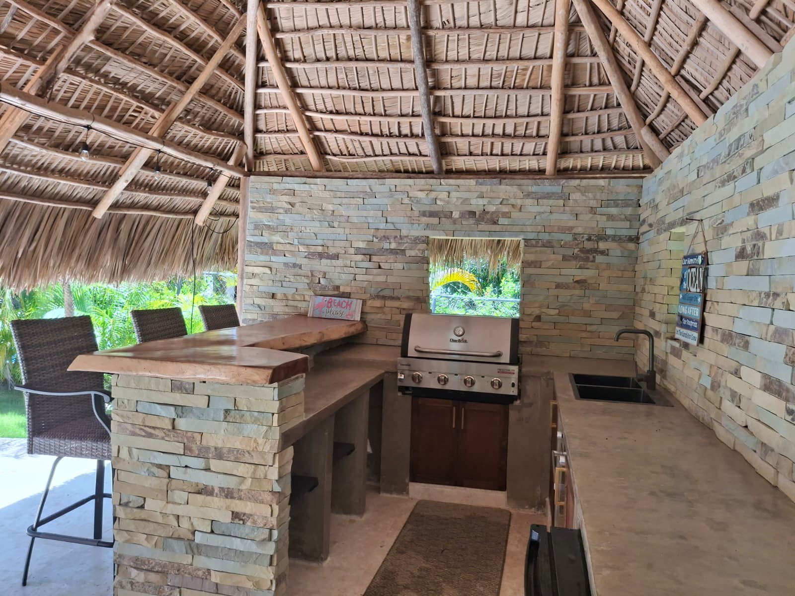 Outdoor BBQ and Bar