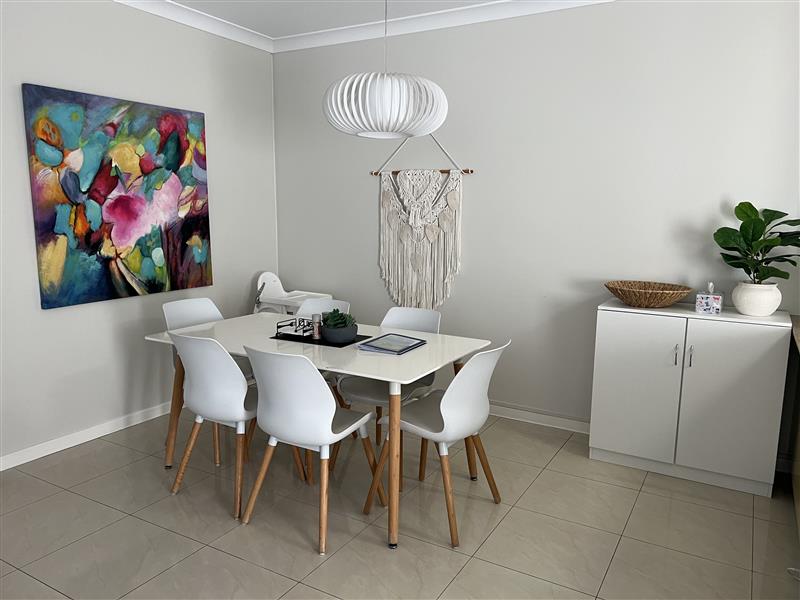 Indoor dining for 6 people, also includes a high chair for the little ones