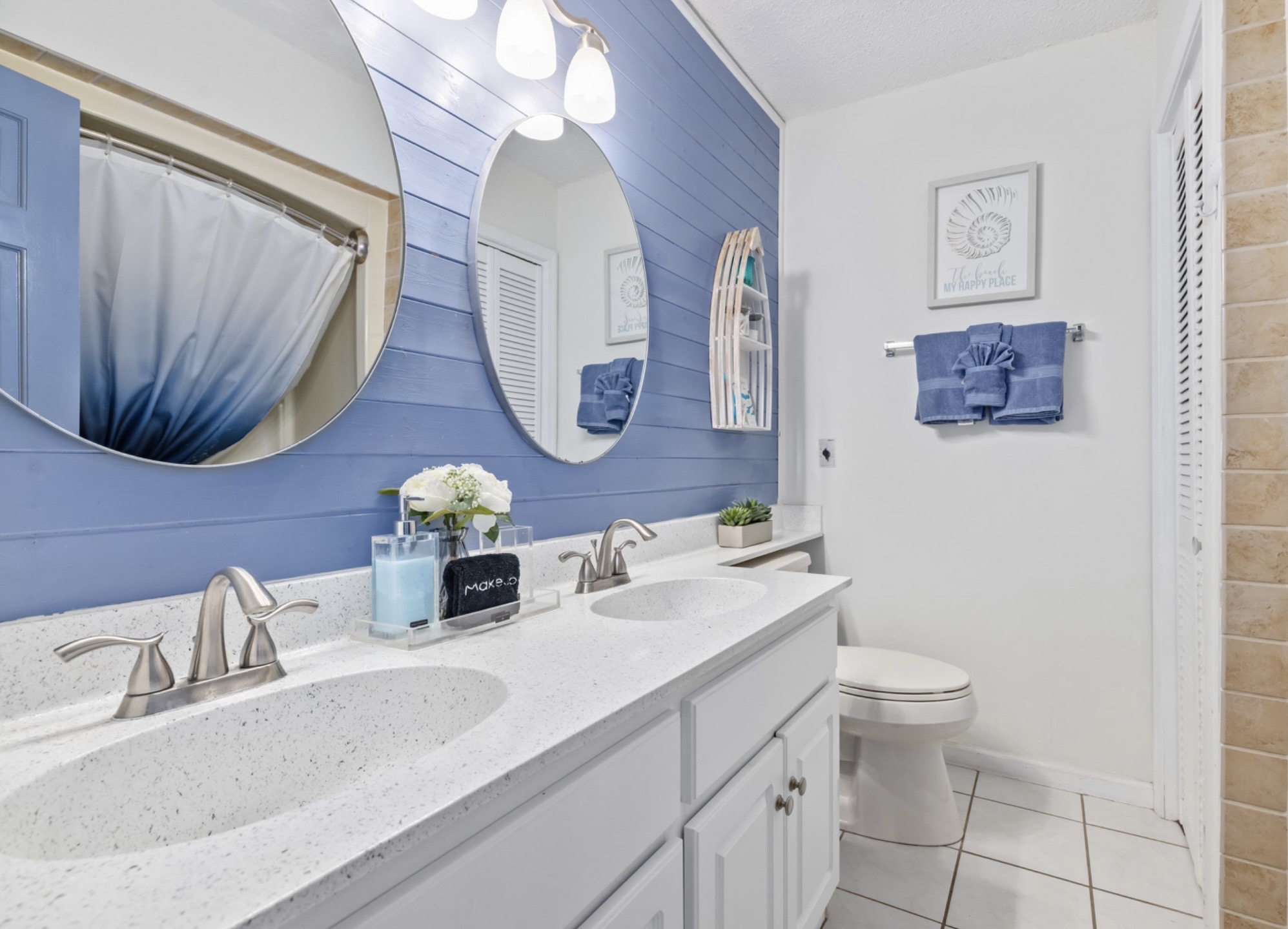 Clean, refresh, and Reset after the beach with a relaxing bath or quick shower. Dual sinks & mirrors make mornings easy. Stocked with soft towels, hair dryer, and essential body wash & hair care