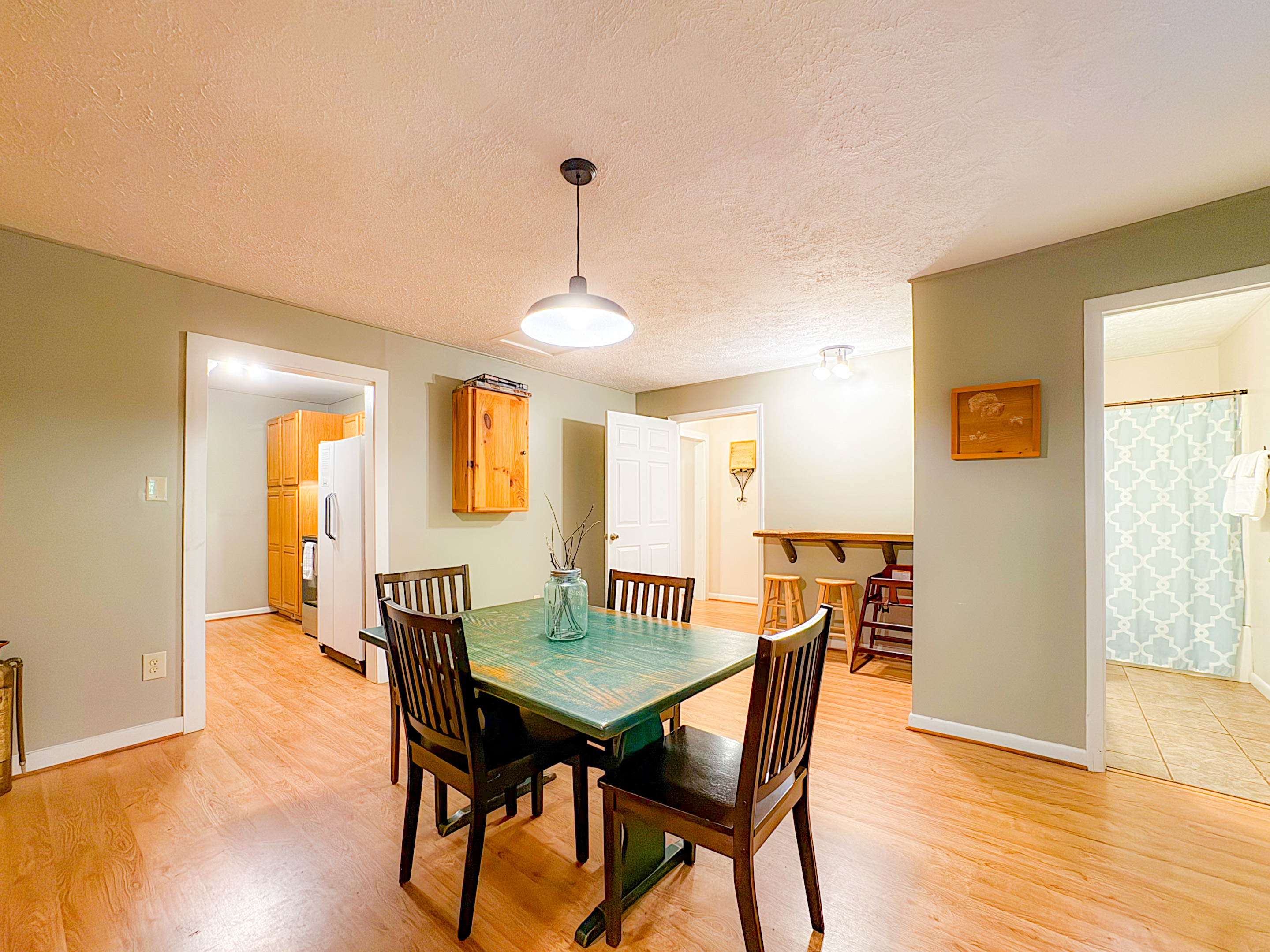 ol gun range dining room