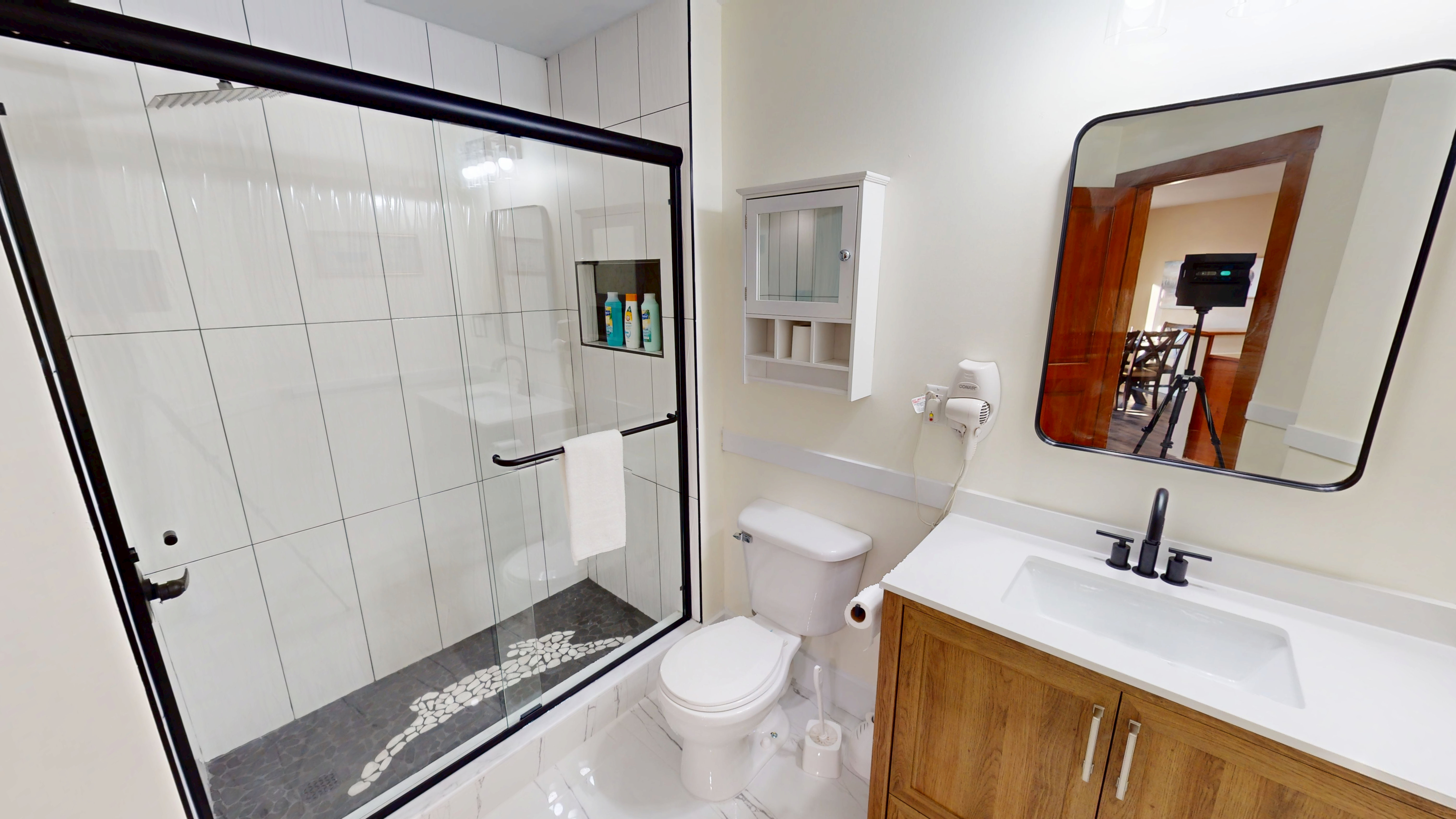 Allegheny Springs · Units 228-230 — Full Bath