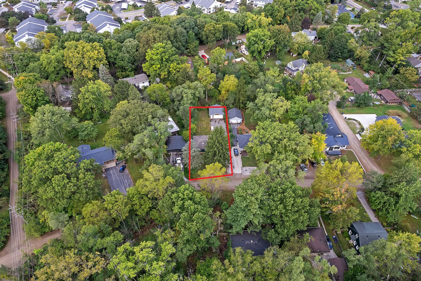We are in a tranquil and friendly neighborhood just a few miles from downtown. Don't hesitate to contact us with any questions you may have.