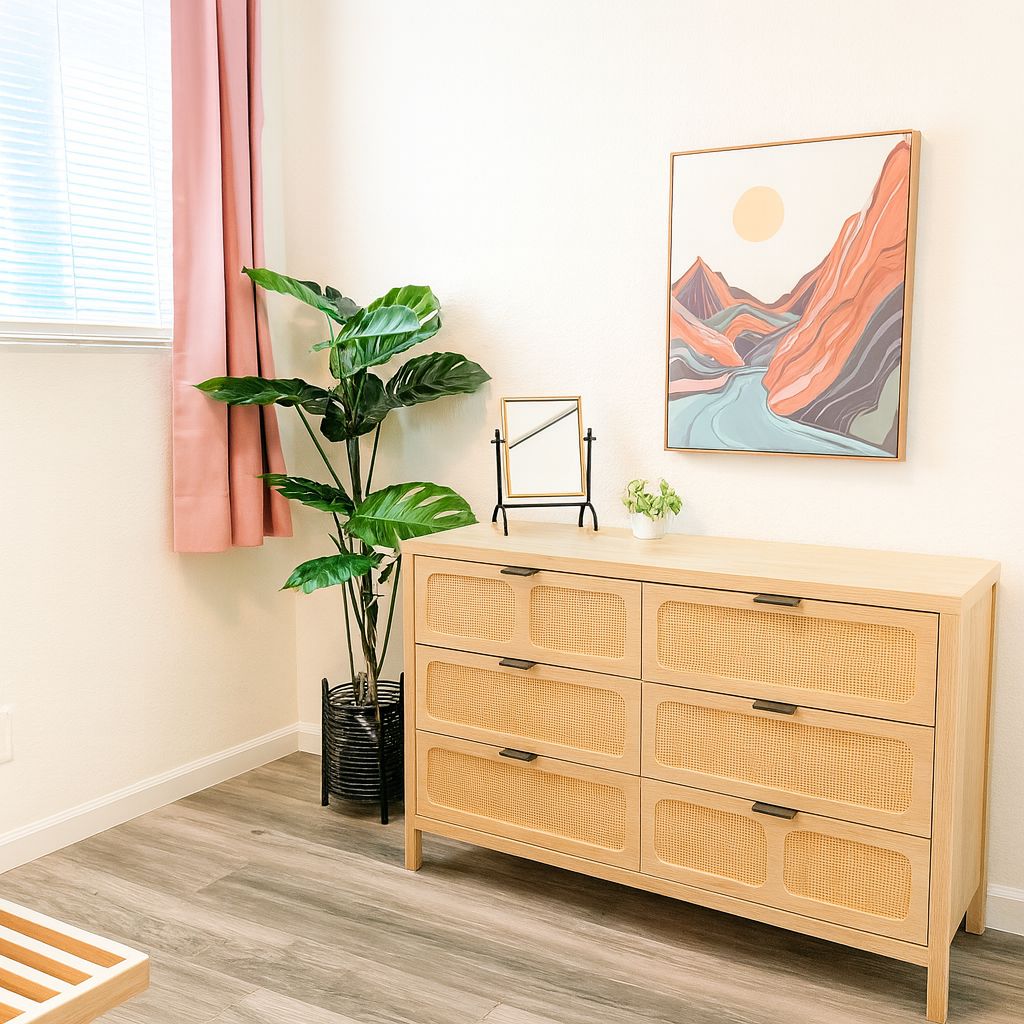 bedroom 2 : dresser, black out curtain, 2 queen beds, reading lights, full closet