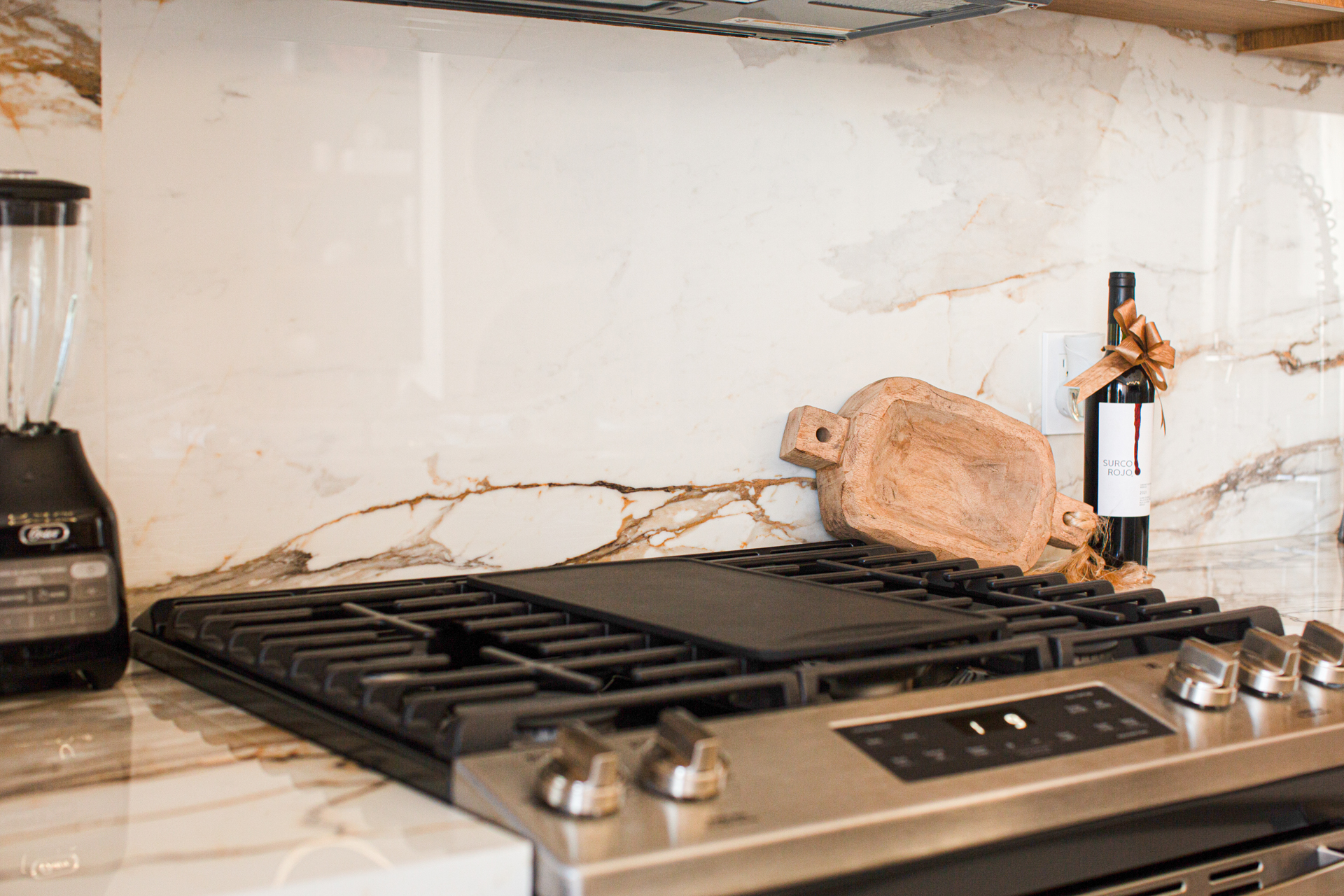 Prepare meals with ease on the upgraded gas stove—perfect for everything from quick breakfasts to full dinners.