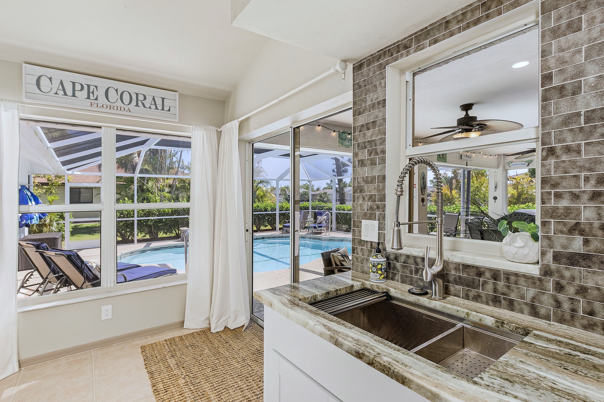 Kitchen Walks out to Lanai