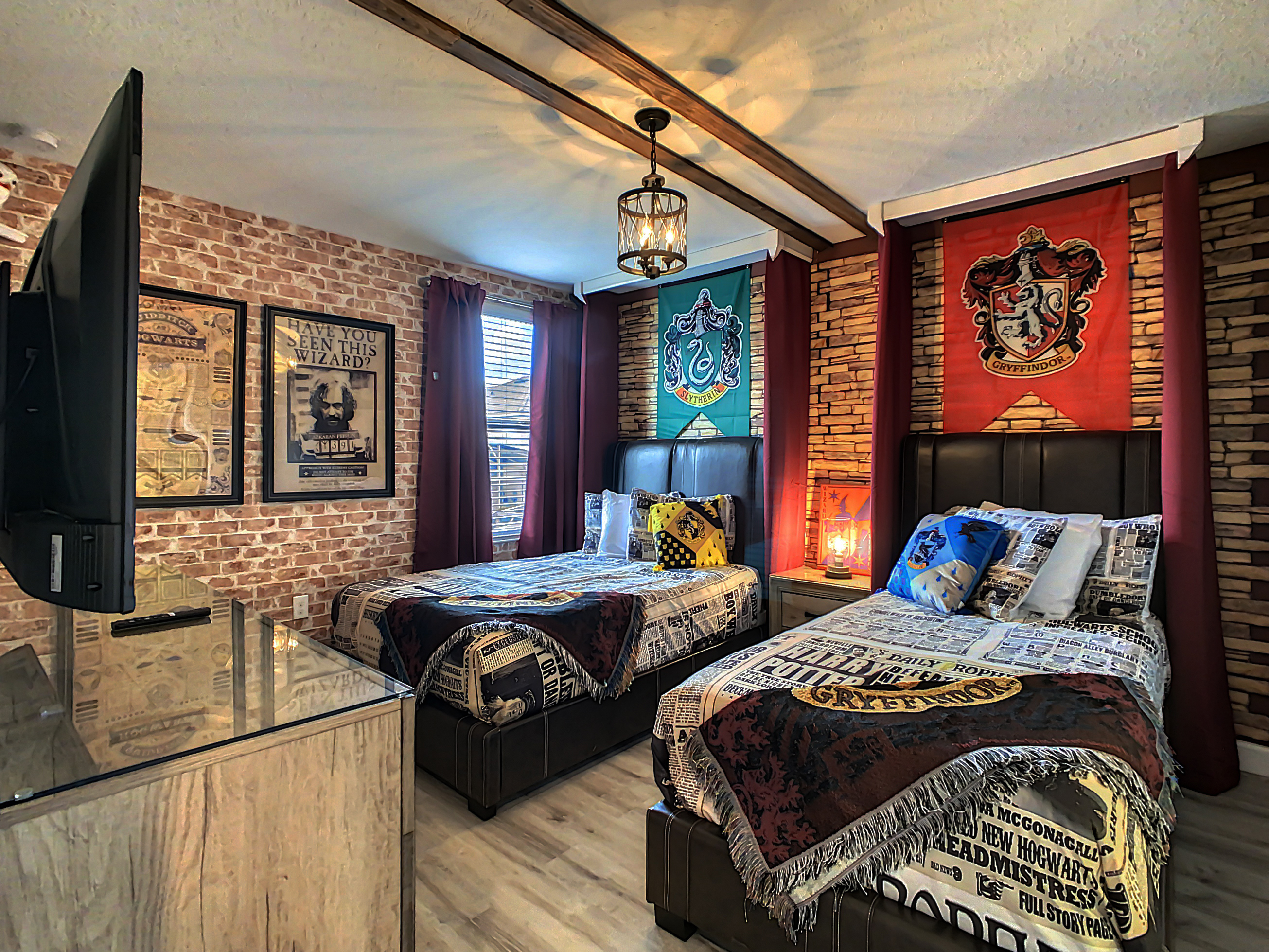 Bedroom 8-2nd Floor-Harry Potter Themed-1 Twin Bed And 1 Double Bed