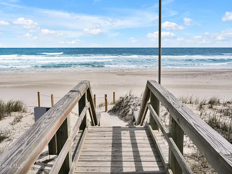 Community walkway to beach access