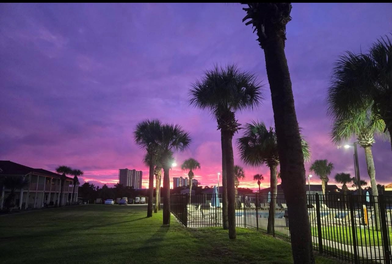 Enjoy beautiful sunsets at Horizon South