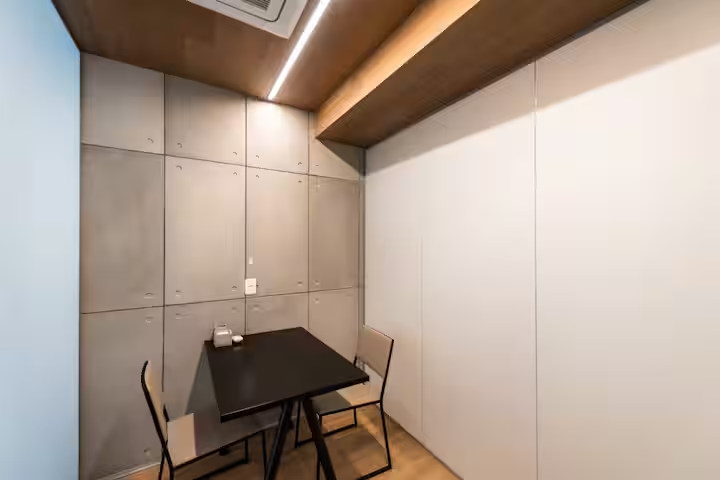 📈 Espaço office no condomínio, ideal para reuniões rápidas, chamadas de vídeo e home office fora do apartamento.