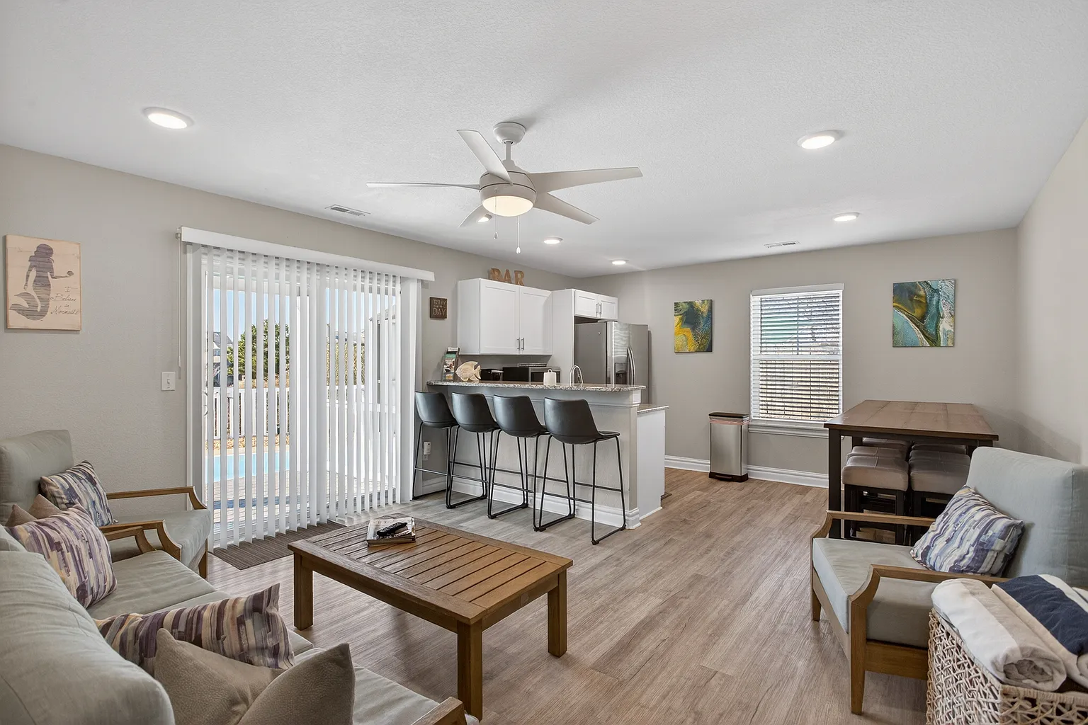 1st Floor Poolside Lounge