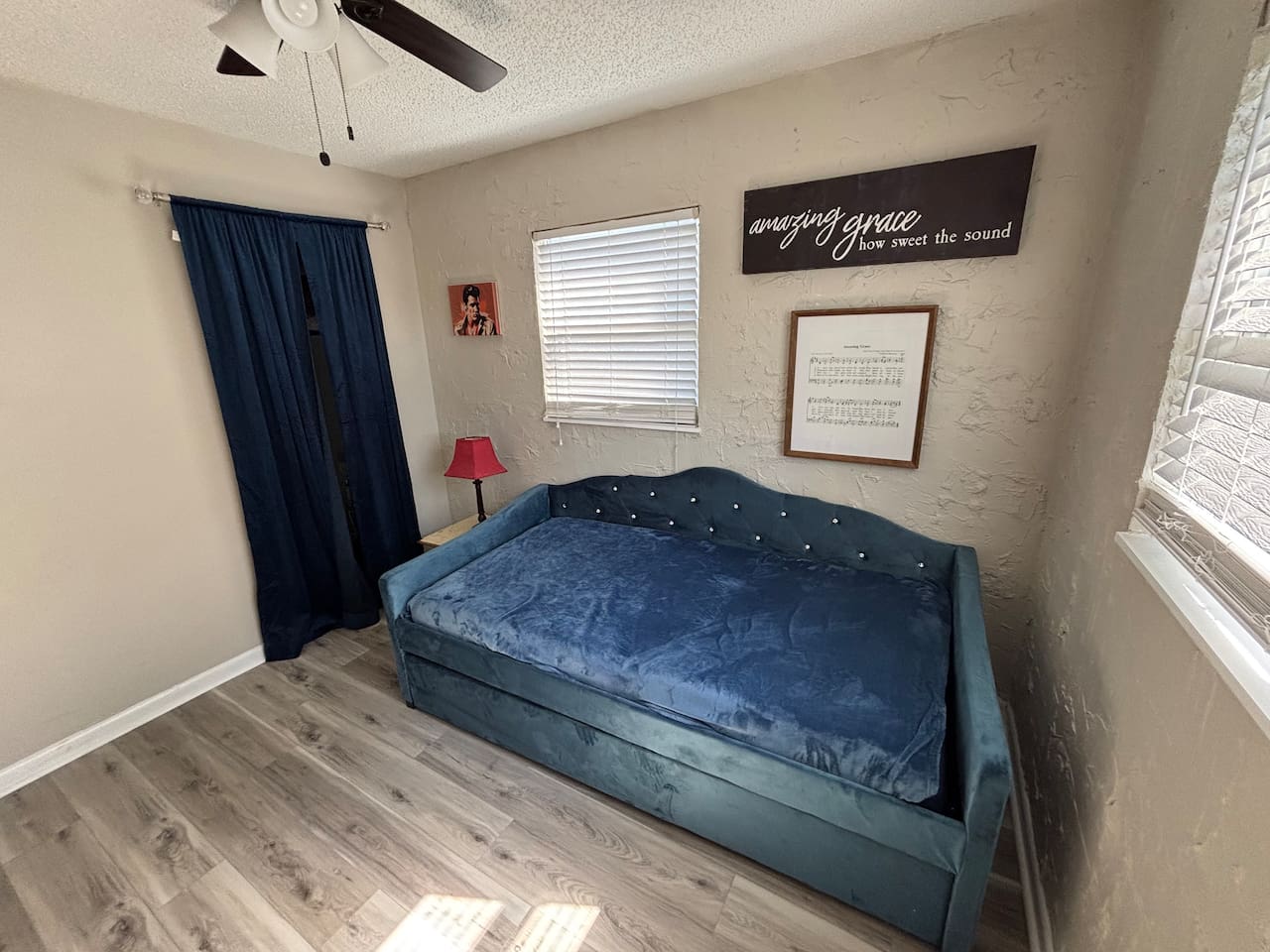 Twin pull out trundle beds