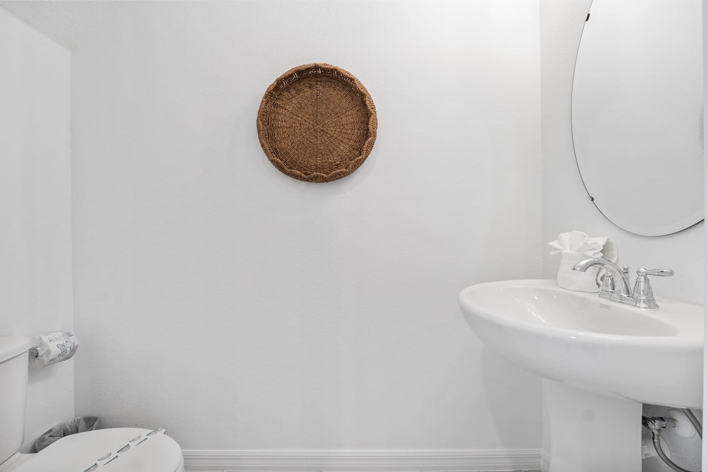 Half Bathroom (Powder Room).
Bright and practical half bathroom.