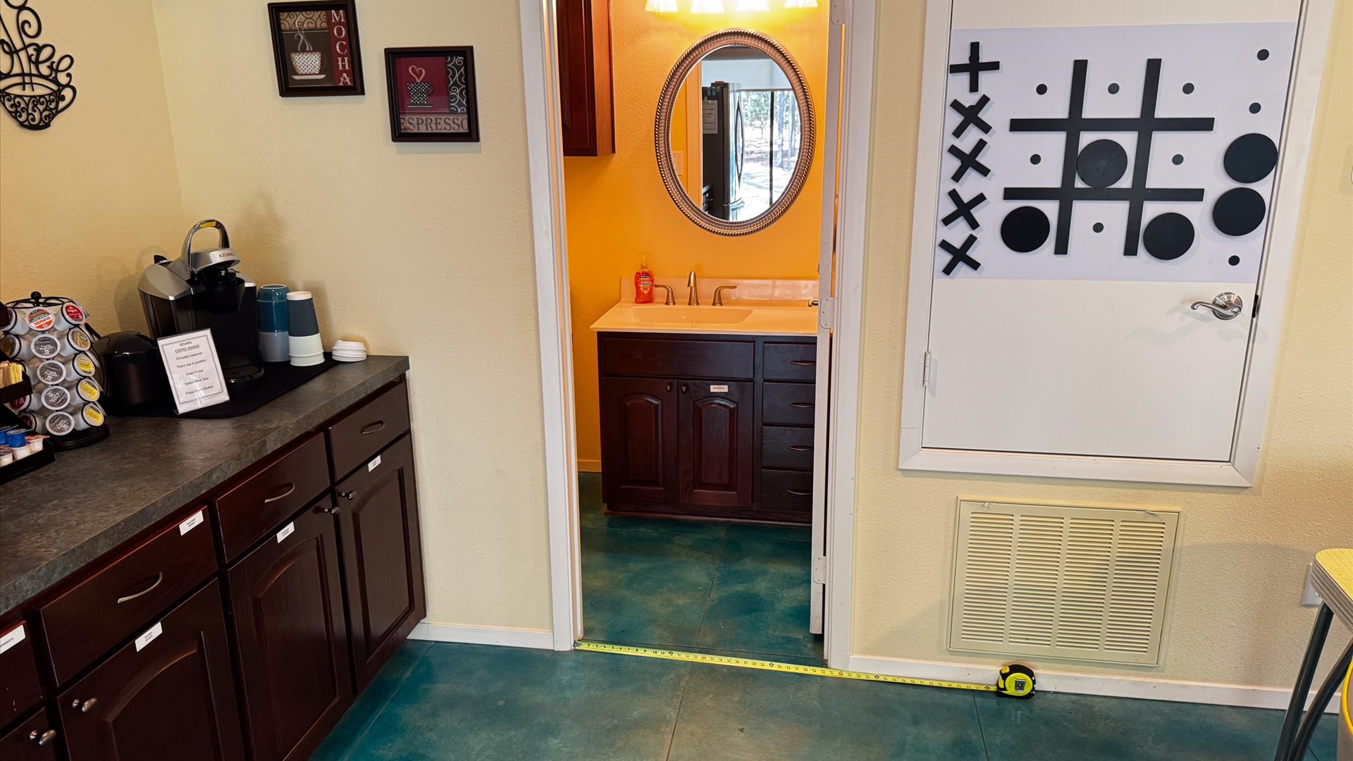 Bonus room looking into the bathoom.