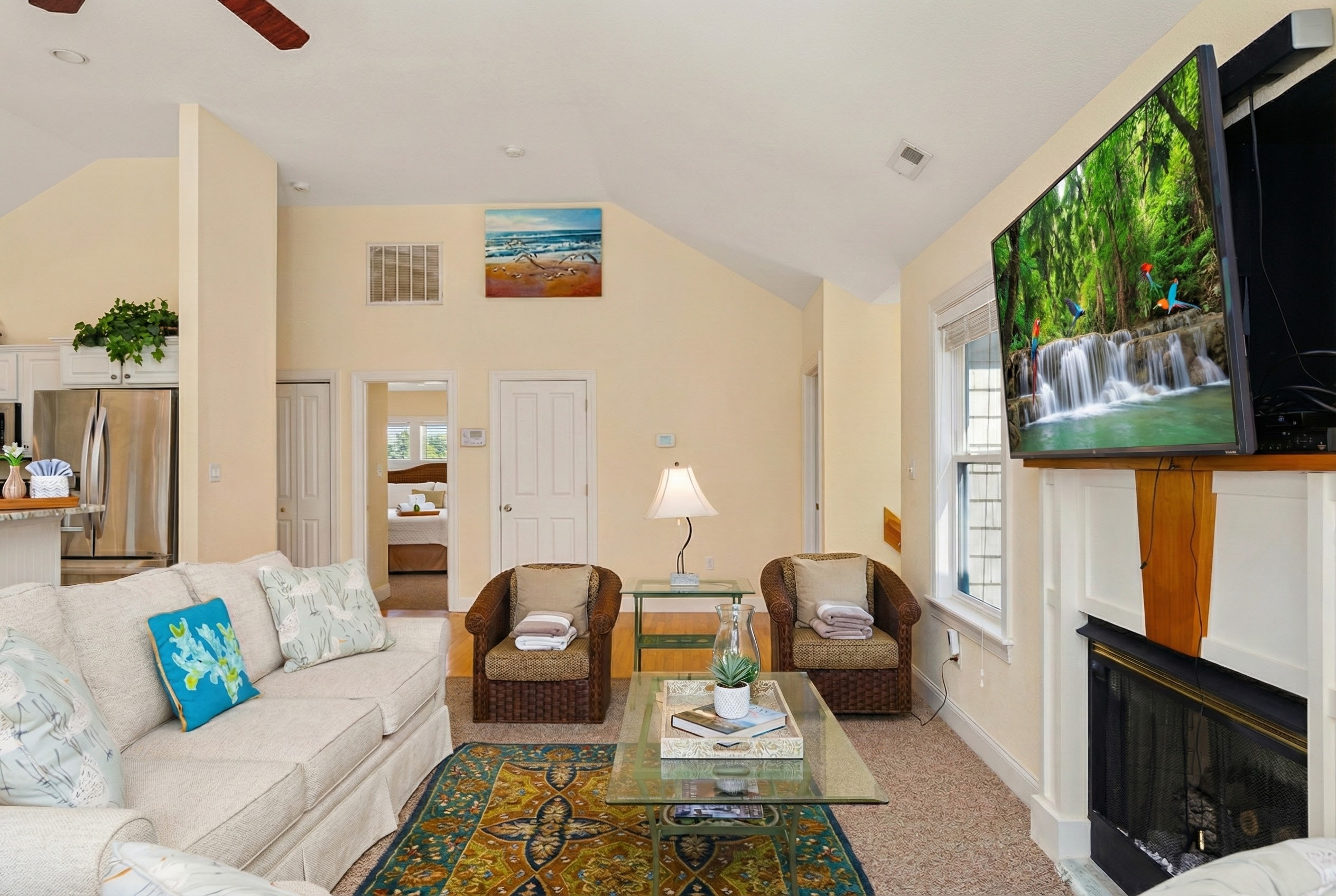 Soundside Pearl — Living Area