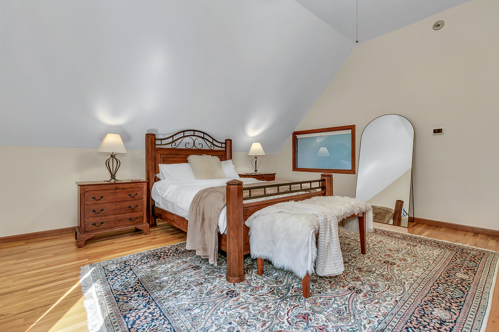 Upstairs Primary Suite with Queen Bed