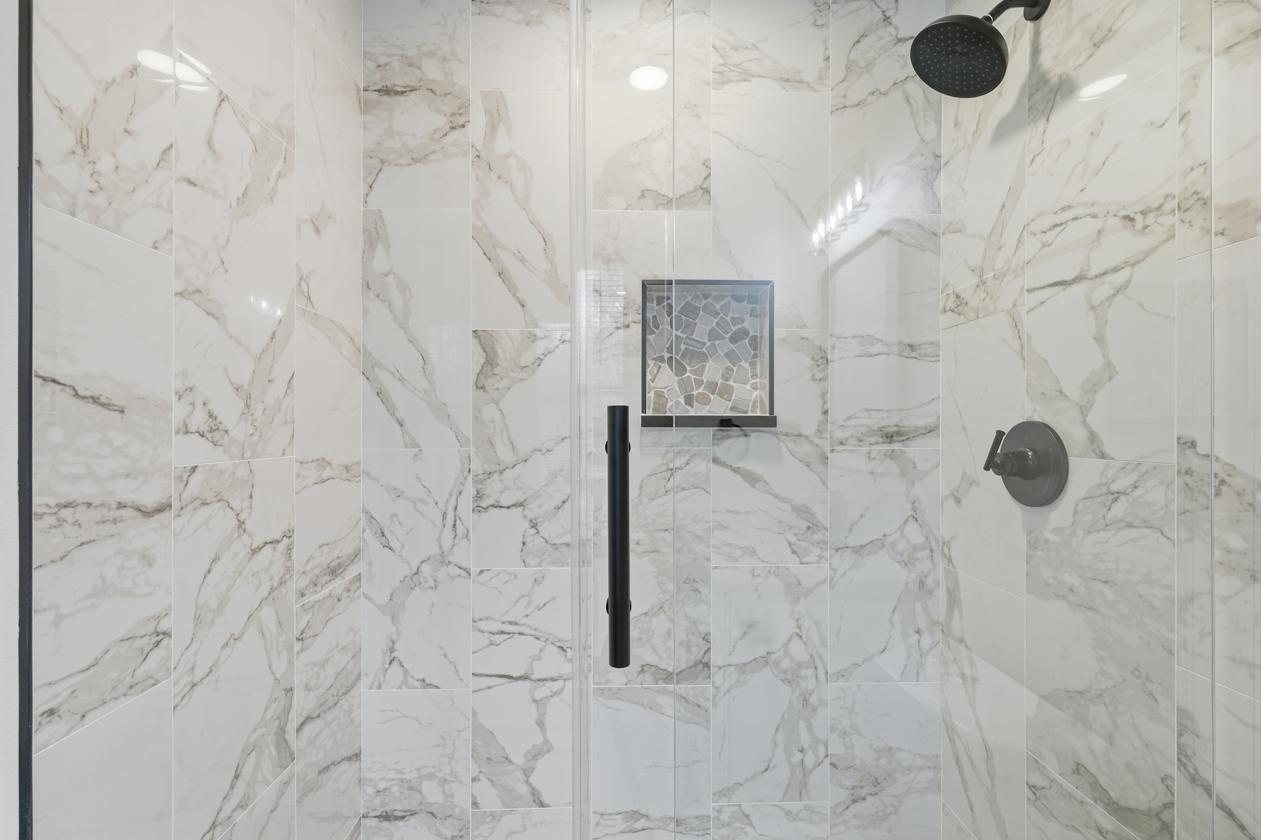 Relax and refresh in a comfortable bathroom