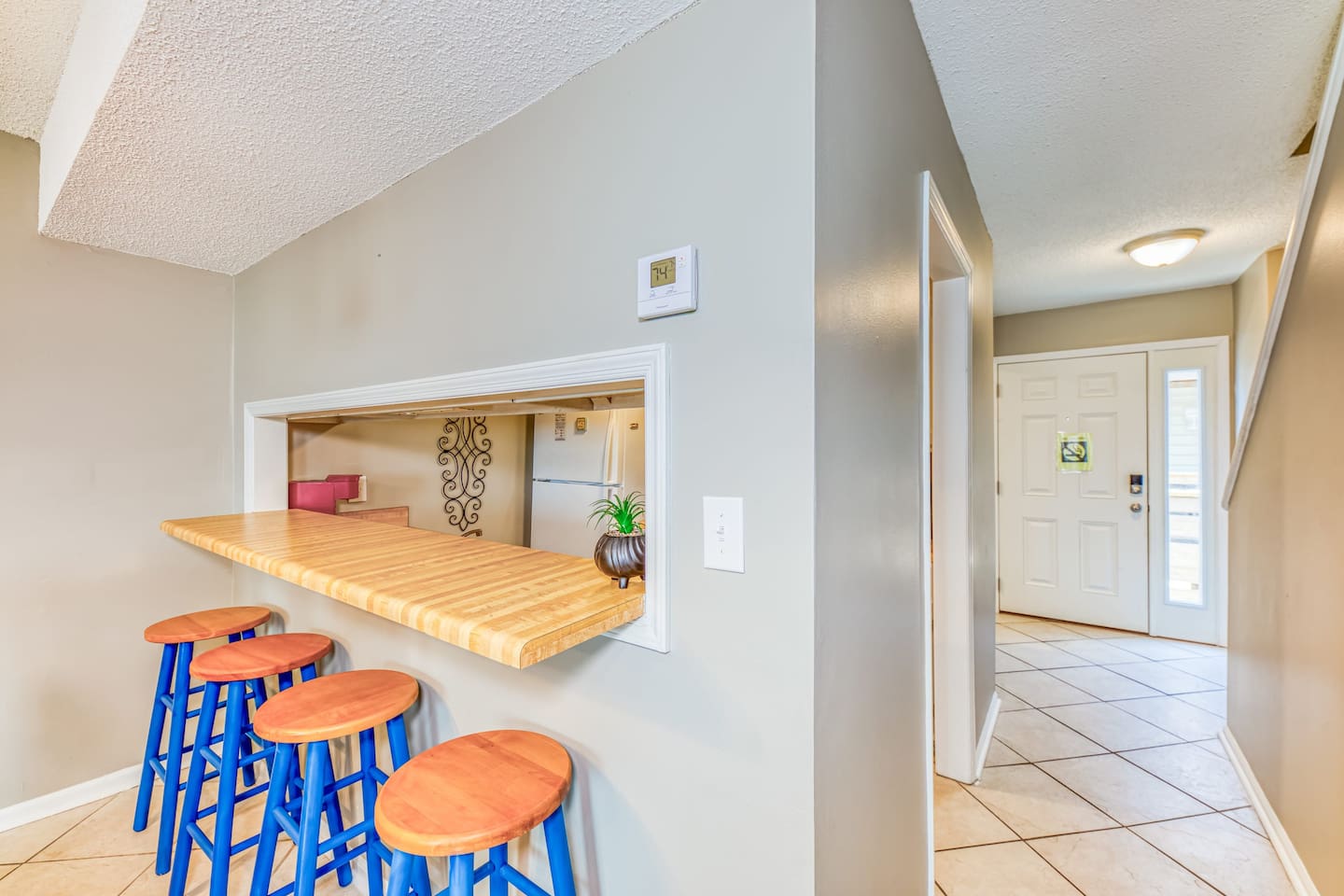 Breakfast Bar: Enjoy mornings at the vibrant breakfast bar, perfect for fuel before beach adventures!