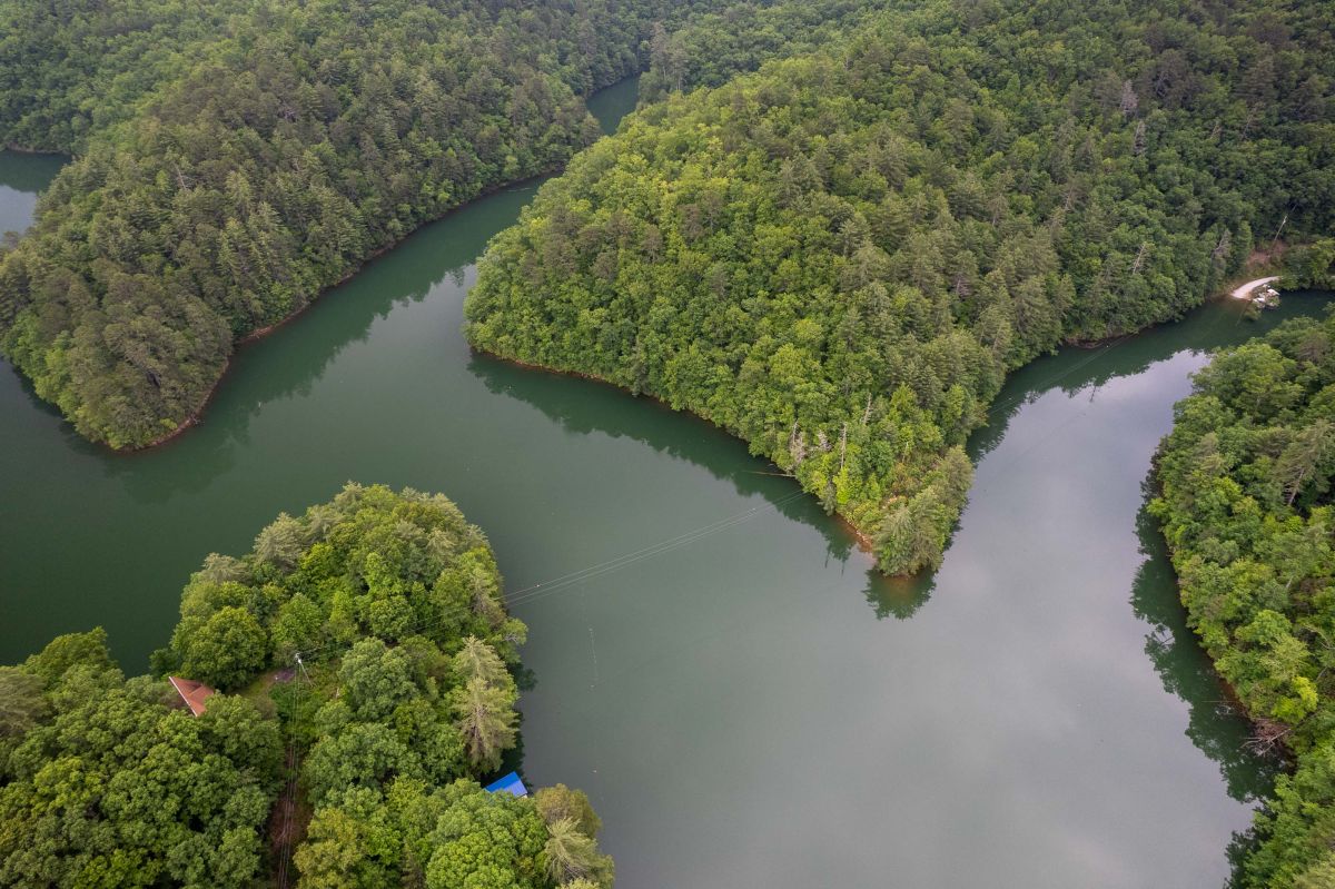 Scenic Retreat: Immerse yourself in lush greenery and serene waters in Robbinsville!