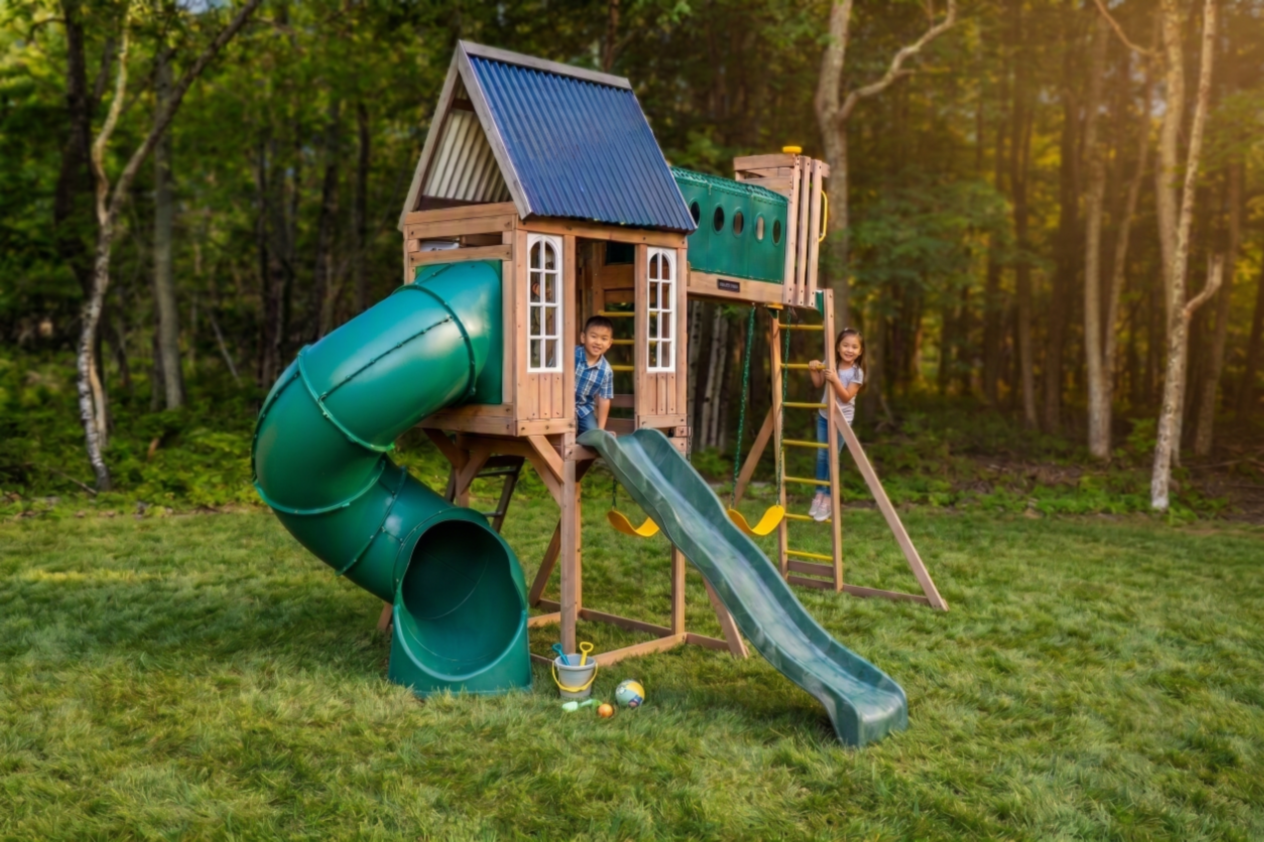 Let the kids have fun and play in our new clubhouse with a set of swings, two slides! It even comes with an eagle eye telescope! 
