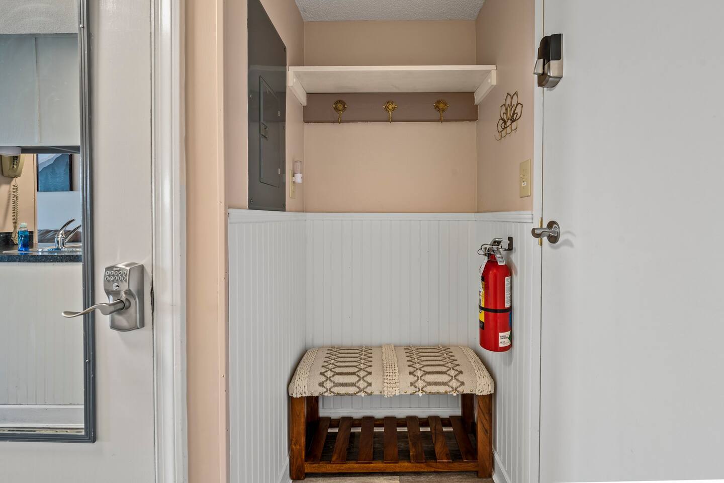 Entry for coats & shoes