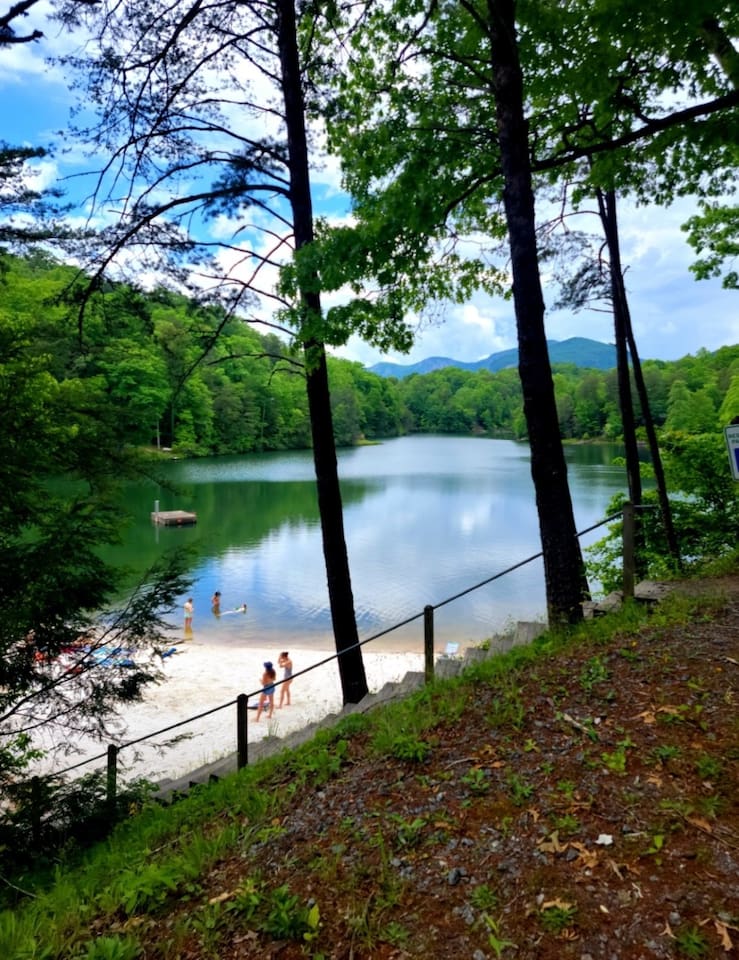 walkway from covered pavilion with picnic tables and bathrooms down to beach. Minutes from cabin. Open year round 