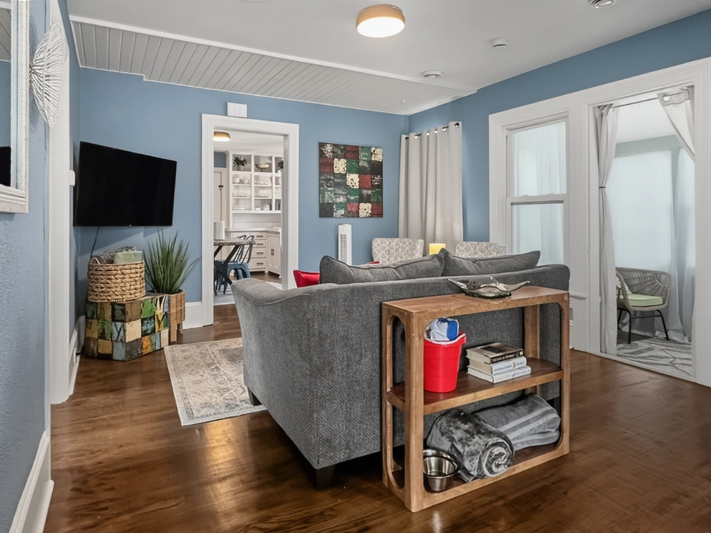 Dog bowls, pet blankets, and paw towels are provided