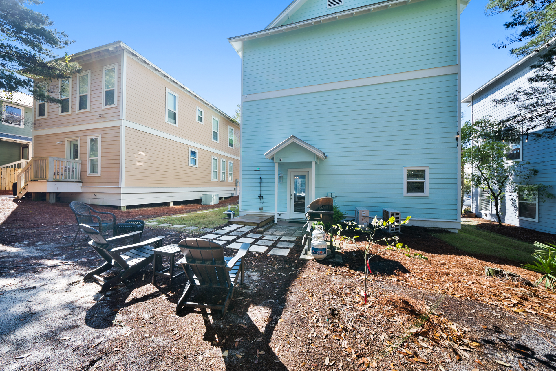 Backyard/Patio with Grill