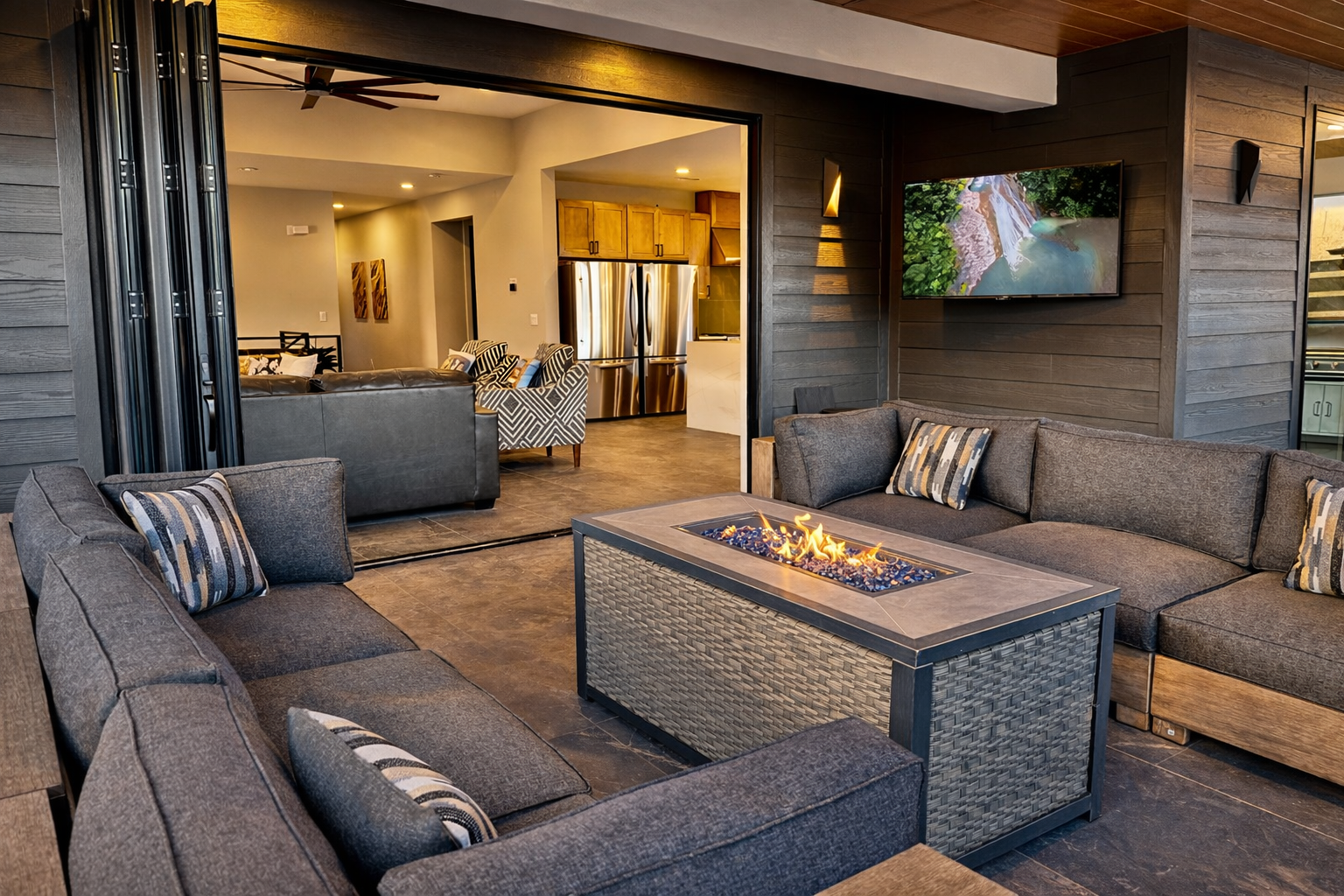 Indoor/ Outdoor Living