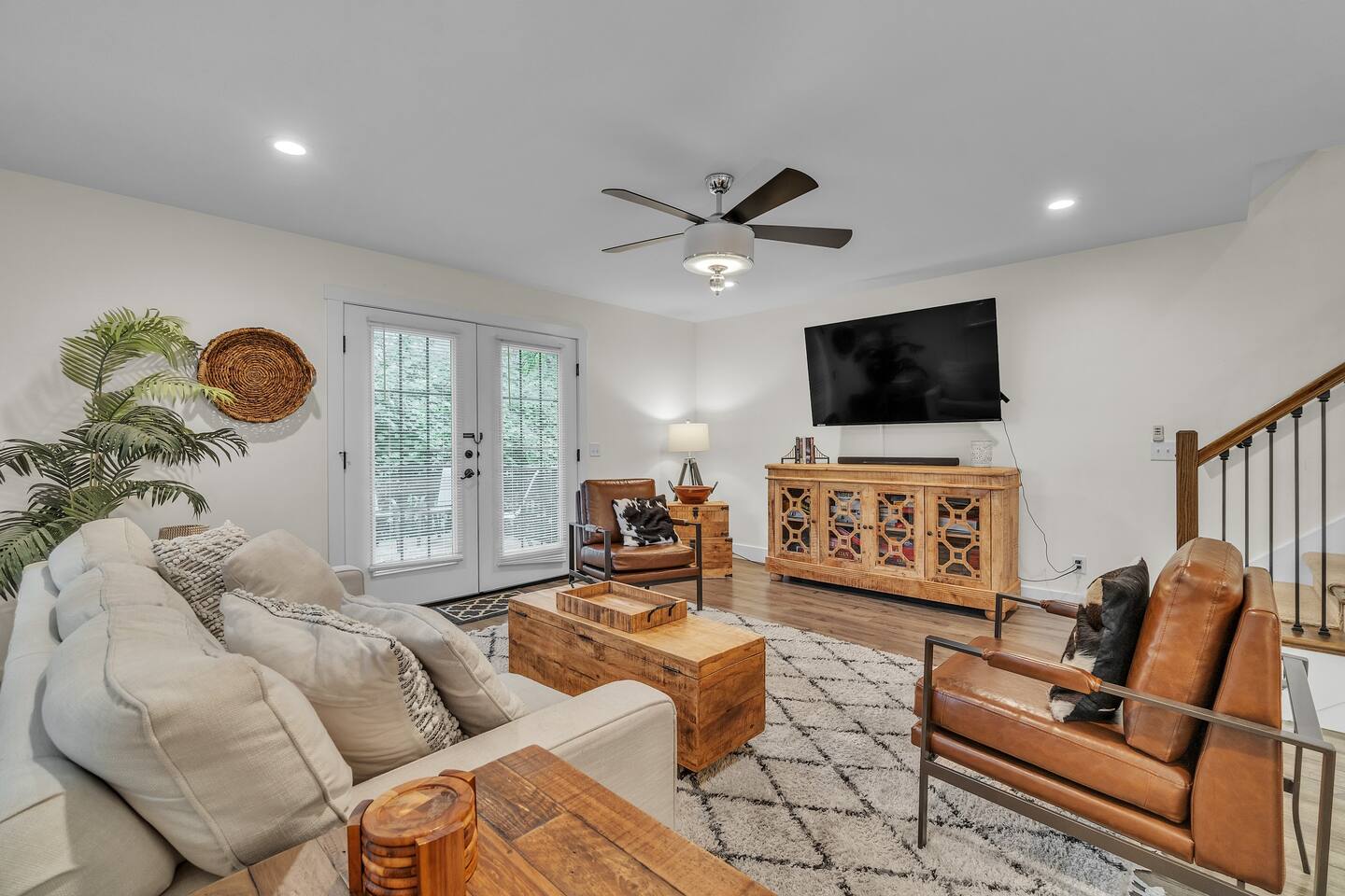 Modern comfortable seating, 4k UHD TV, Great space to gather