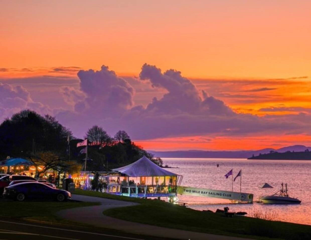 Beautiful sunsets at the 2 mile bay cafe!