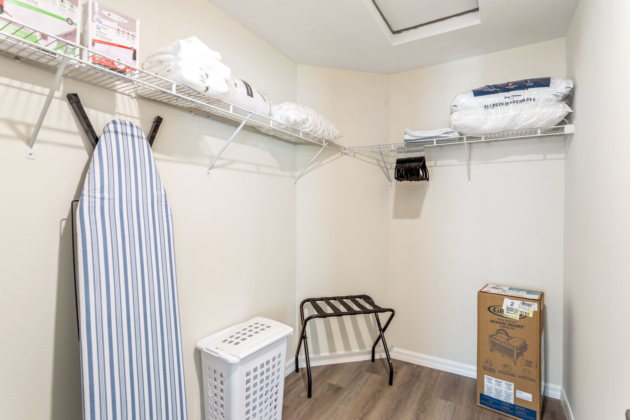 Walk-in Closet Master Bedroom