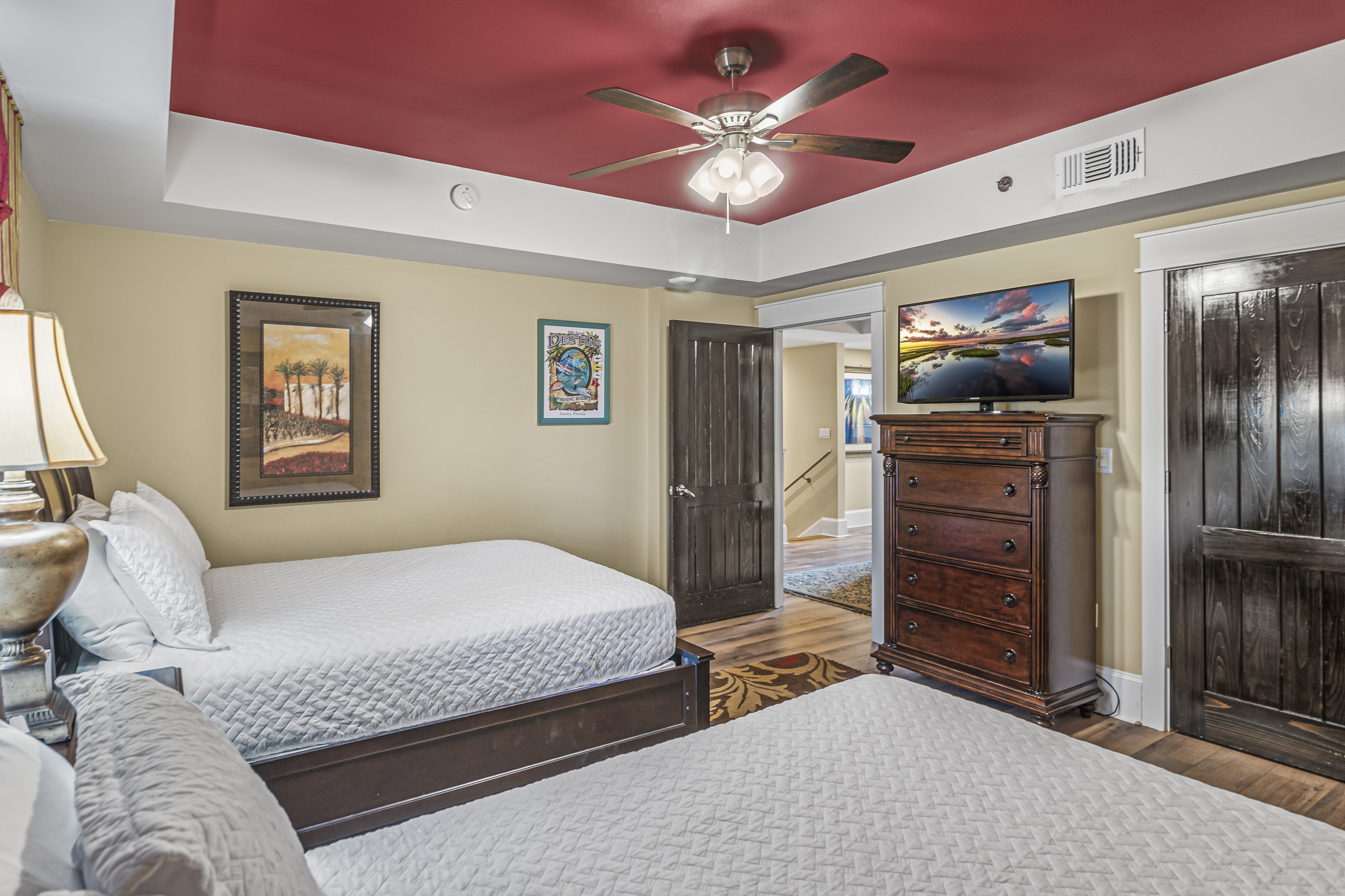 2nd Floor Guest Bedroom 1: TWO QUEEN BEDS, Smart TV, closet shared bathroom with Guest Bedroom #2 with dual vanity, shower/tub combo (sleeps 4)