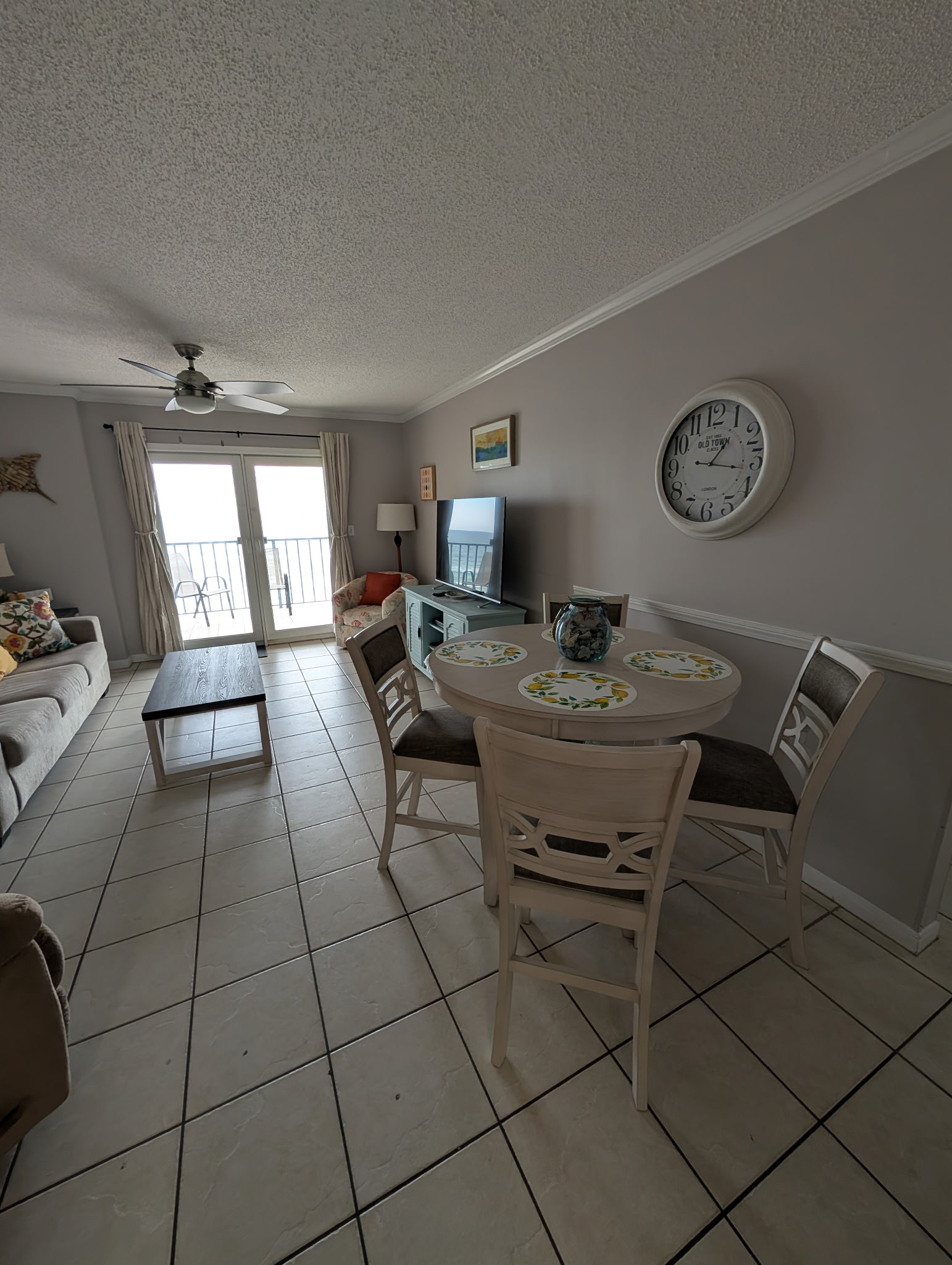 Living/Entertainment