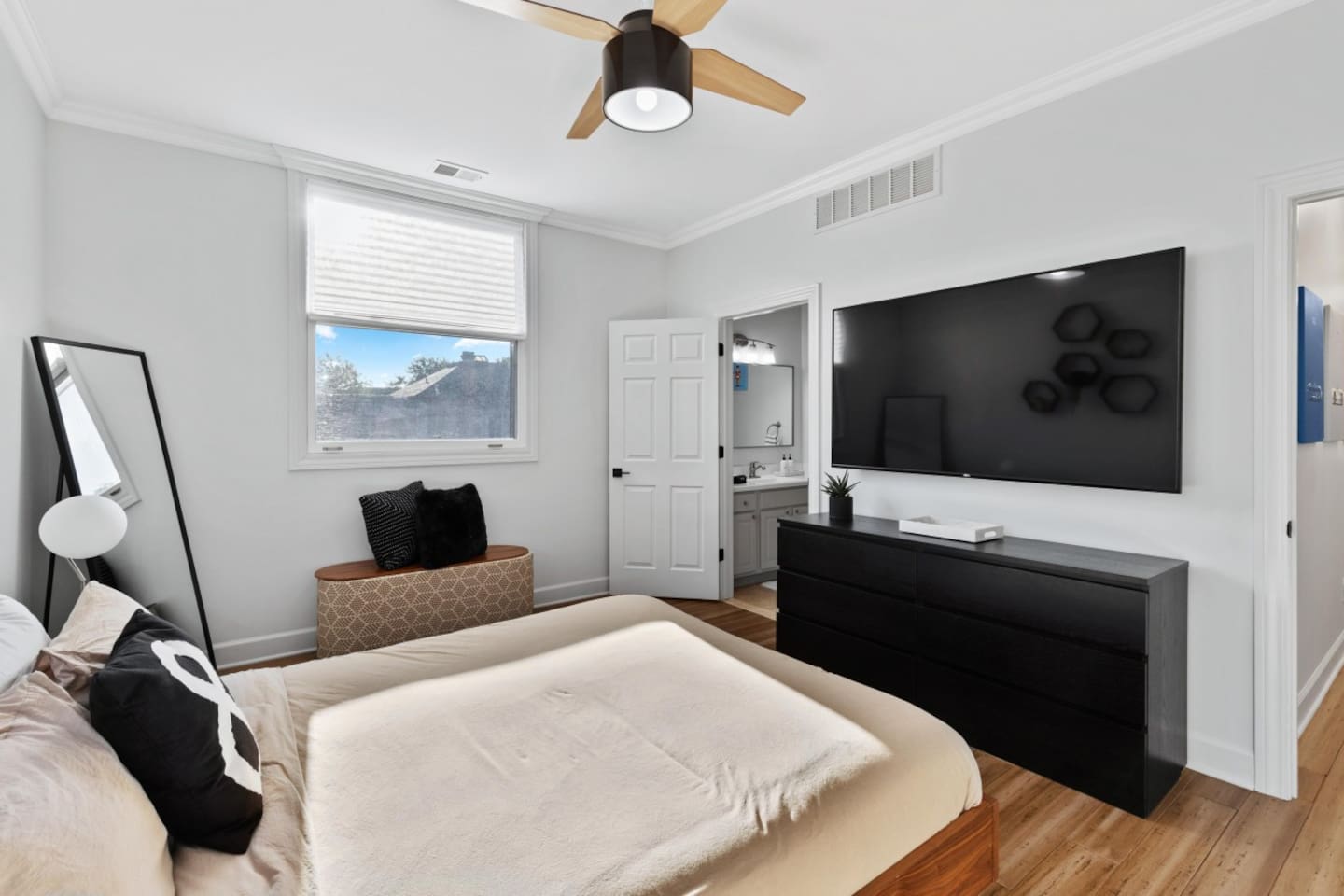 "Lovely place to experience all of what Detroit has to offer. Comfortable beds, clean, and beautifully designed. I will be back." - Vincent, 5 Star Review