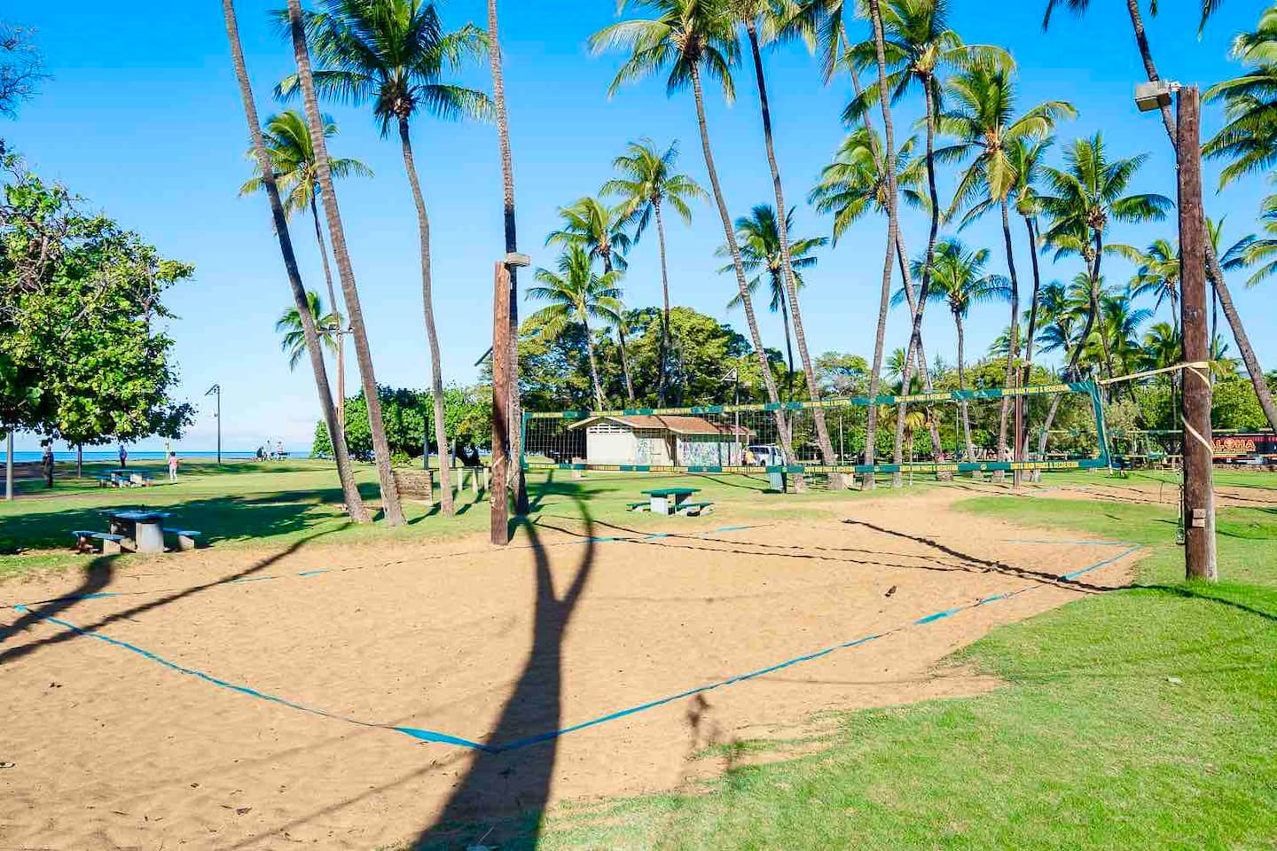 Kalama Beach Park is directly across the street.  It’s the most popular place to play volleyball!