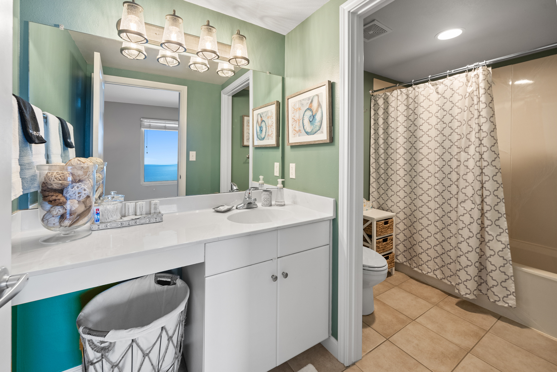 Ocean Oasis Suite Vanity area
