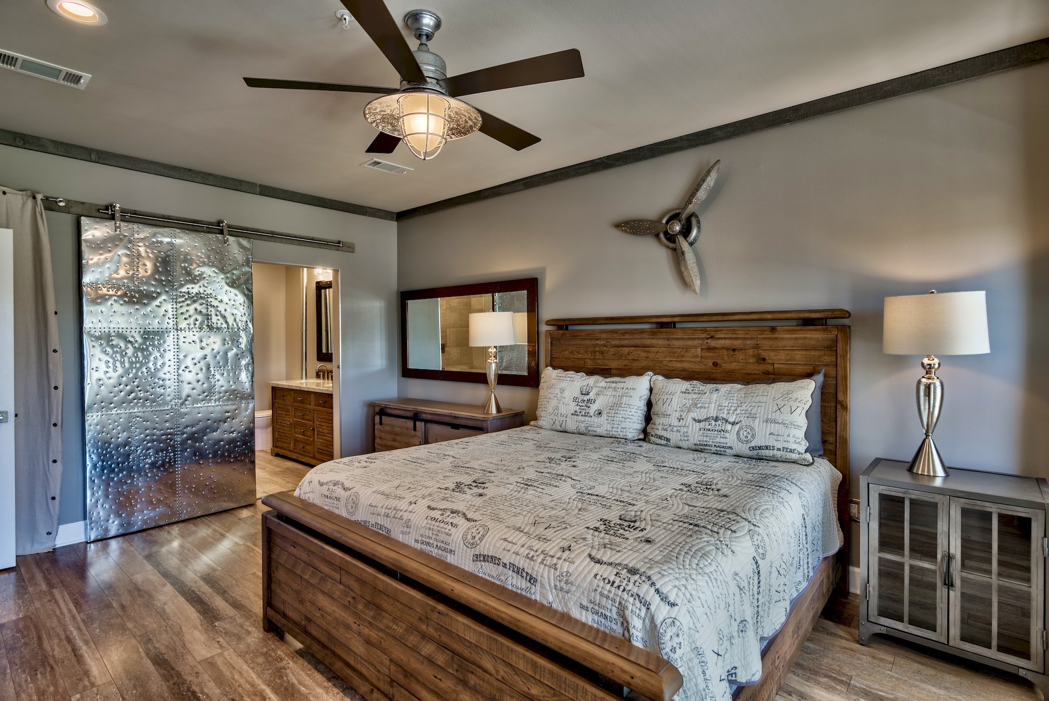 Master King Bedroom with Balcony access and en suite bath