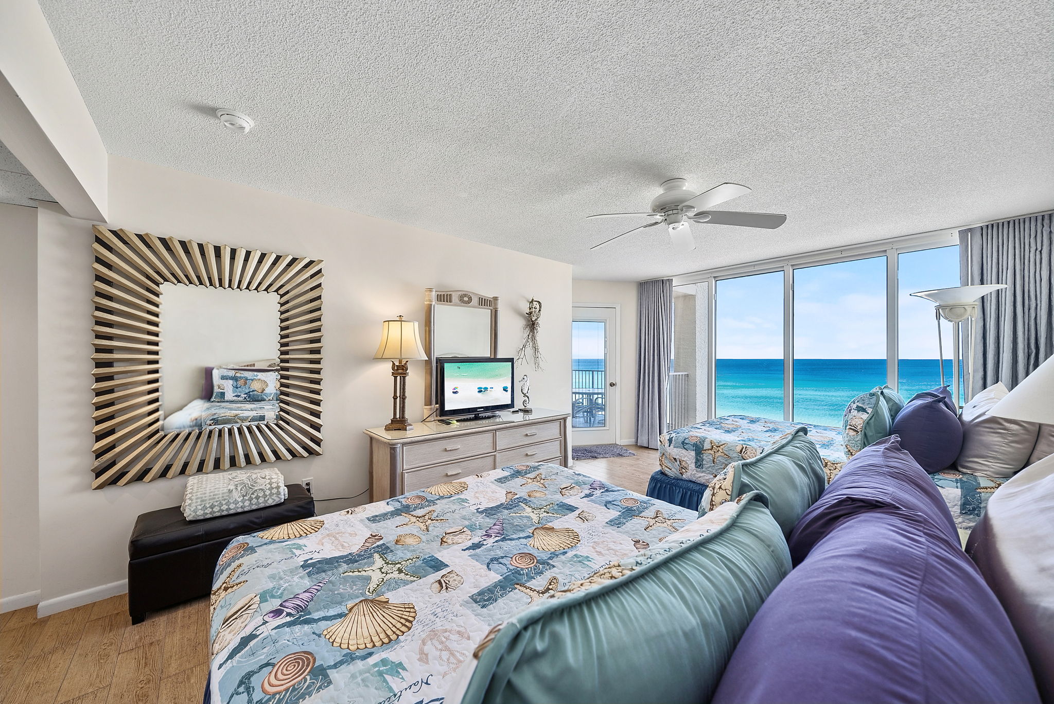 Two queen bedroom with en-suite bathroom and balcony access