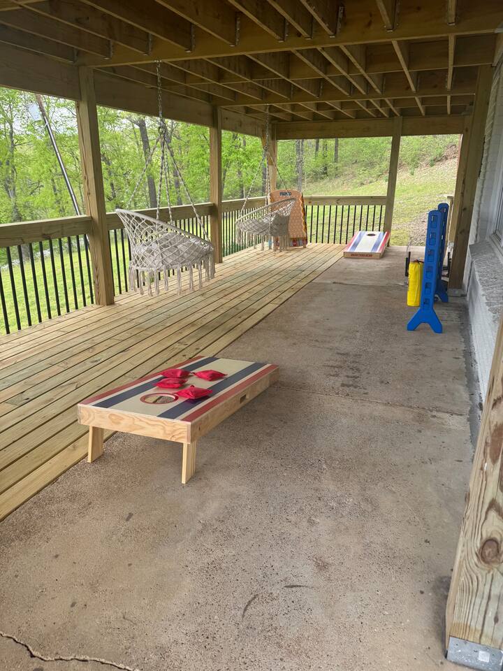 Downstairs shaded deck