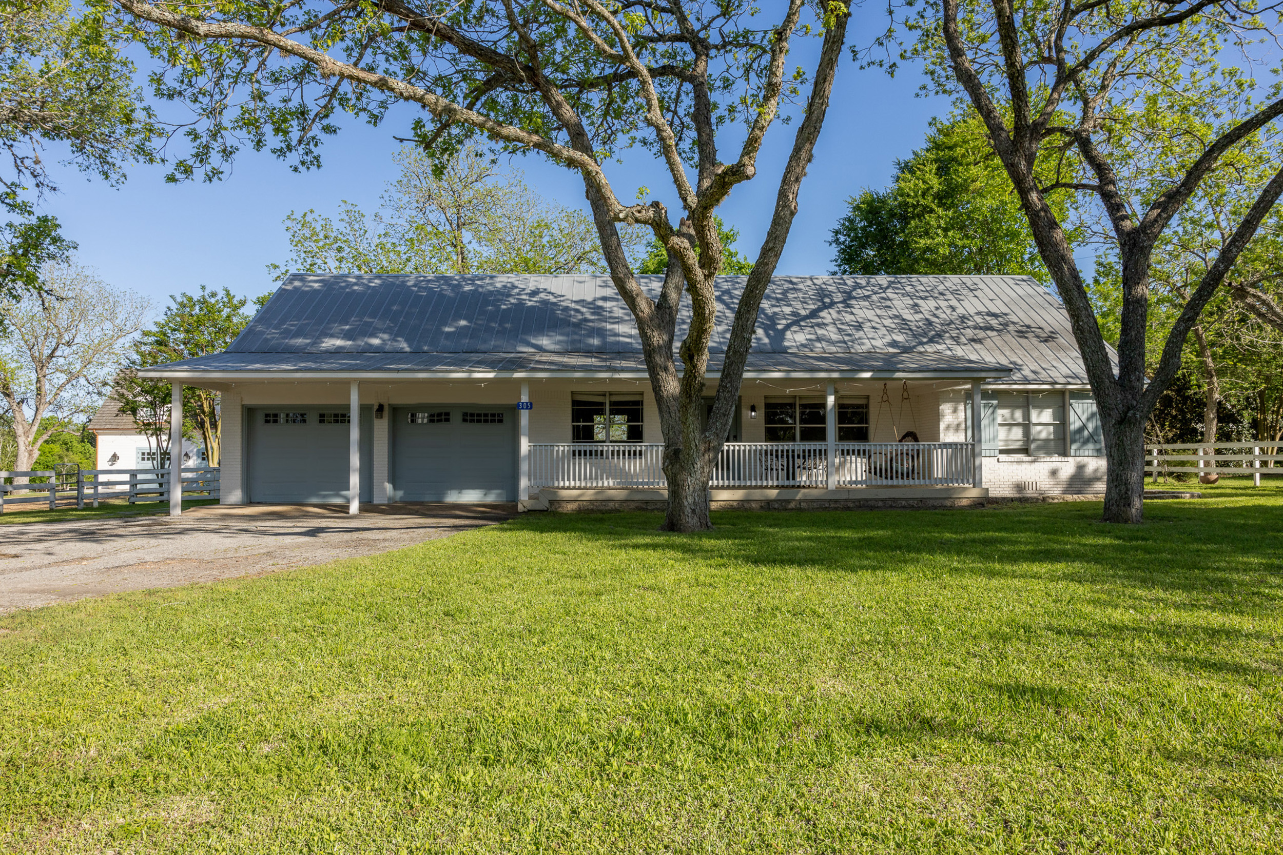 305 North Live Oak Street