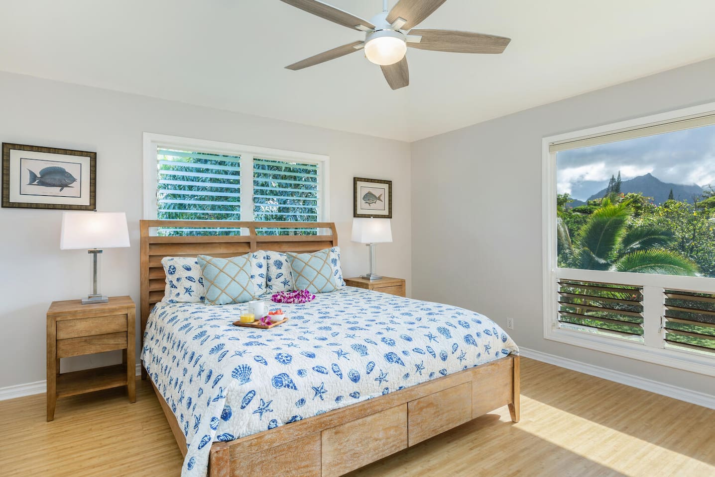 Lani Hanalei Master Suite Upstairs - King-size Bed