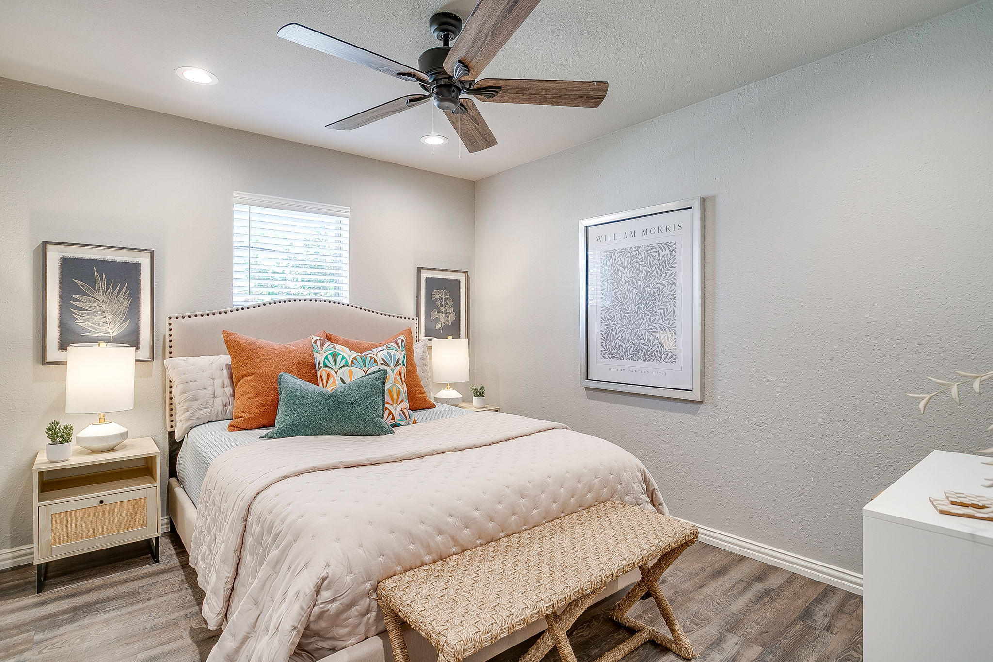 Guest Room with Queen Bed