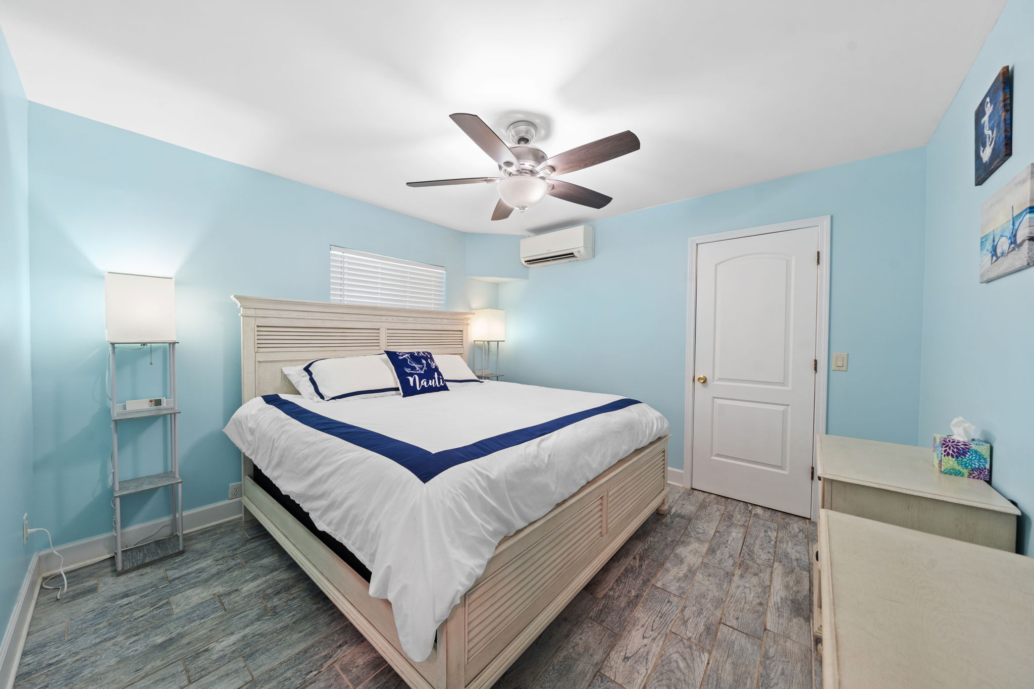 King bedroom with plenty of space to unwind