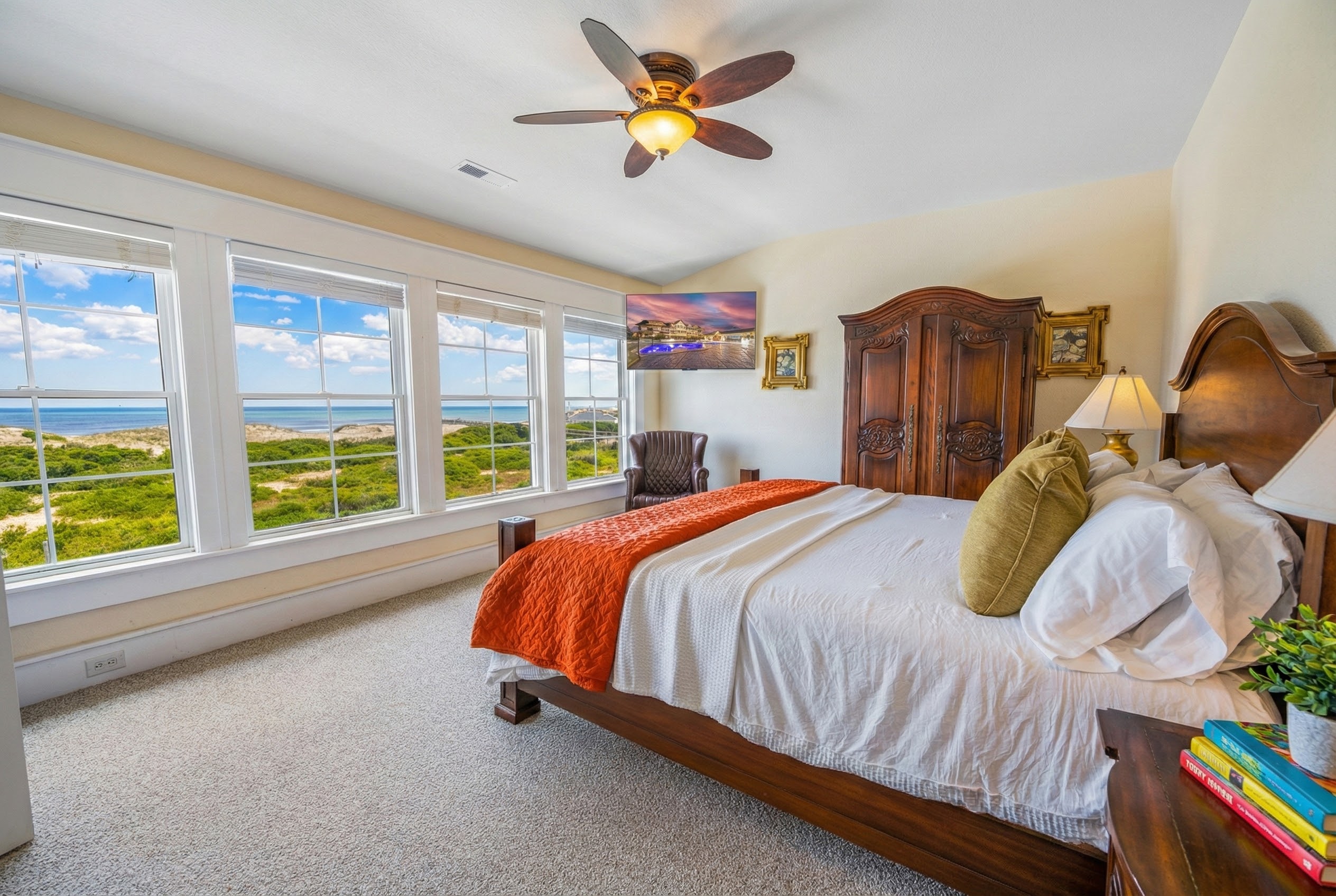 The Mark Twain — Primary Bedroom (2)