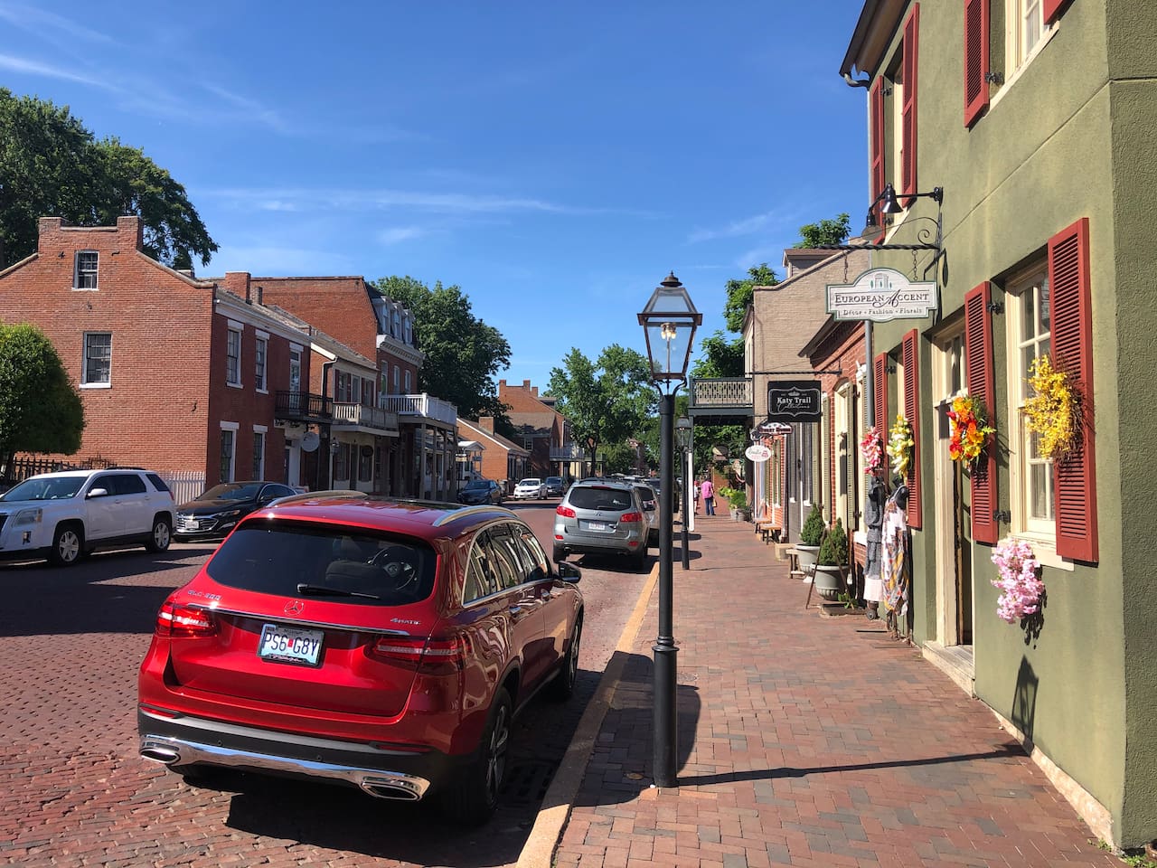 Main Street is just 1 mile away!