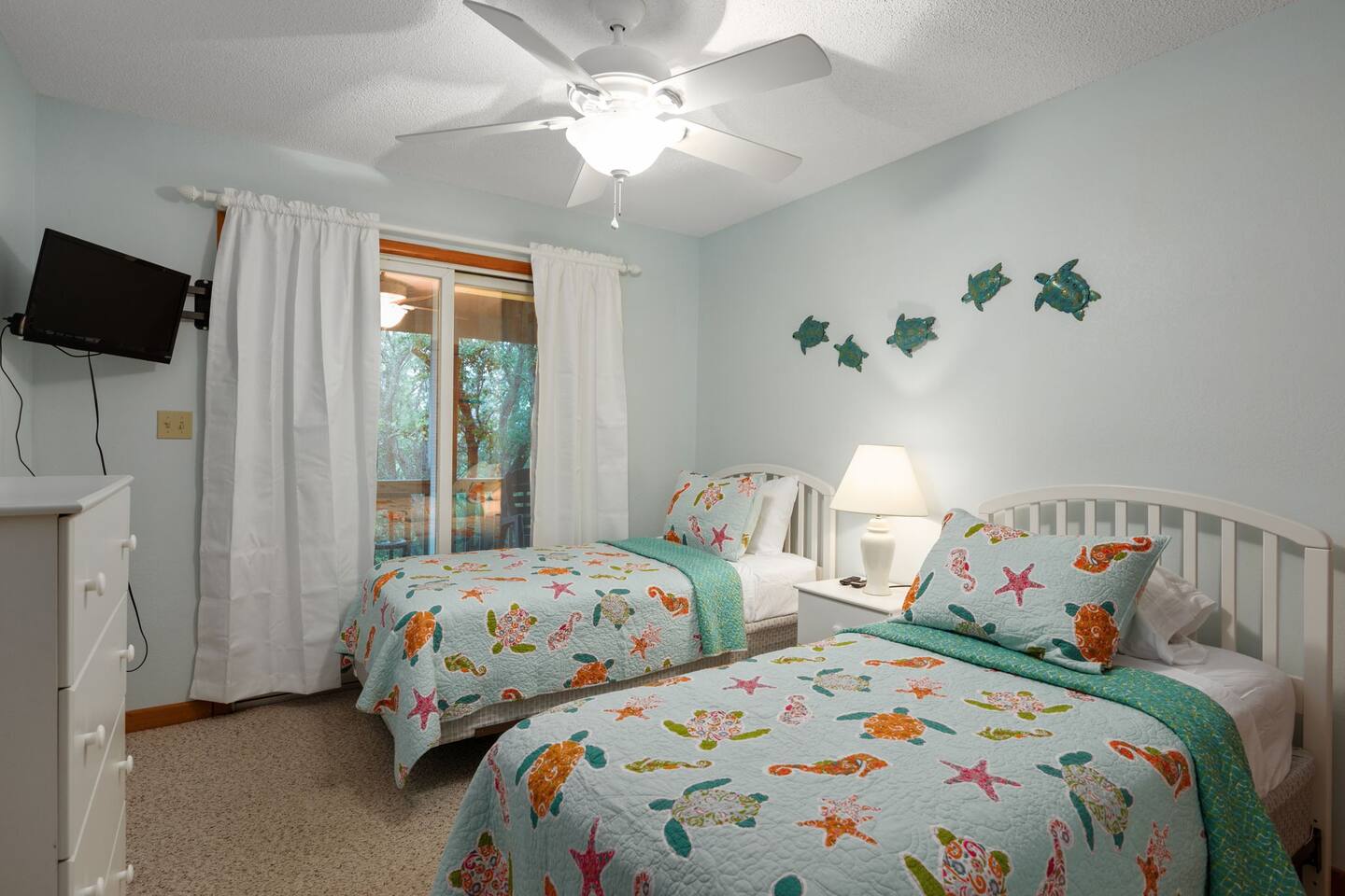 Second floor twin bedroom